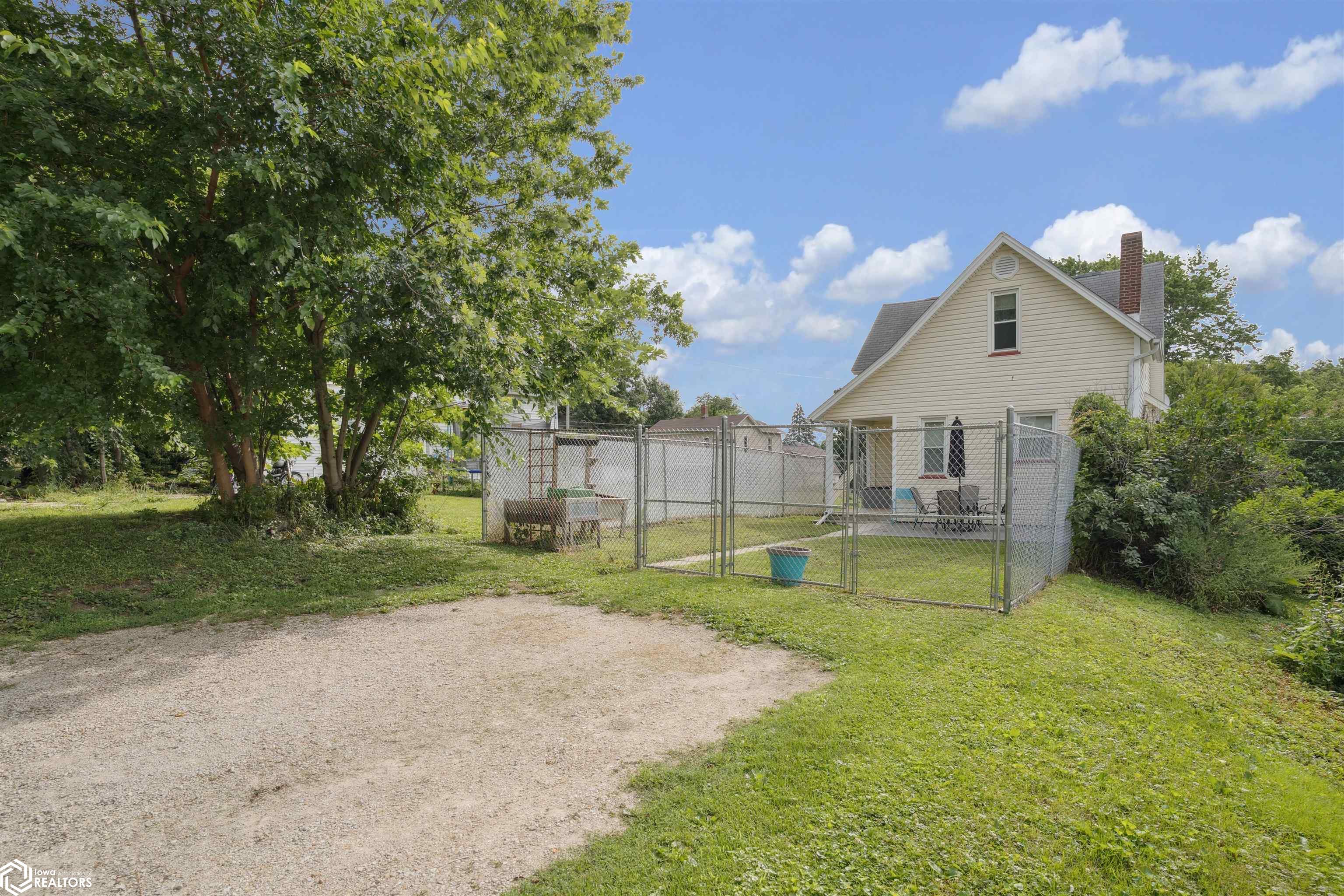 419 S Marshall Street, Burlington, Iowa image 22