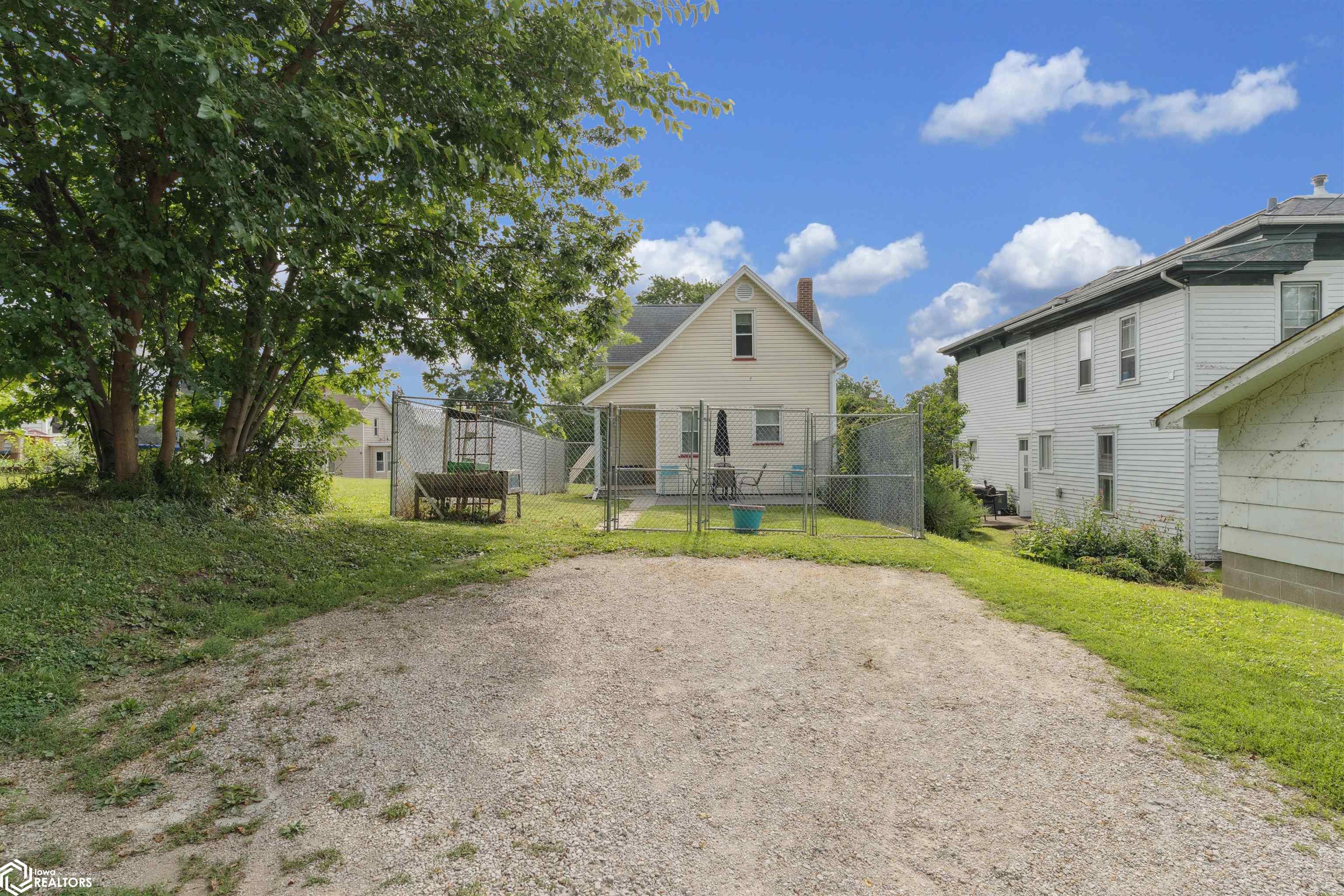 419 S Marshall Street, Burlington, Iowa image 23