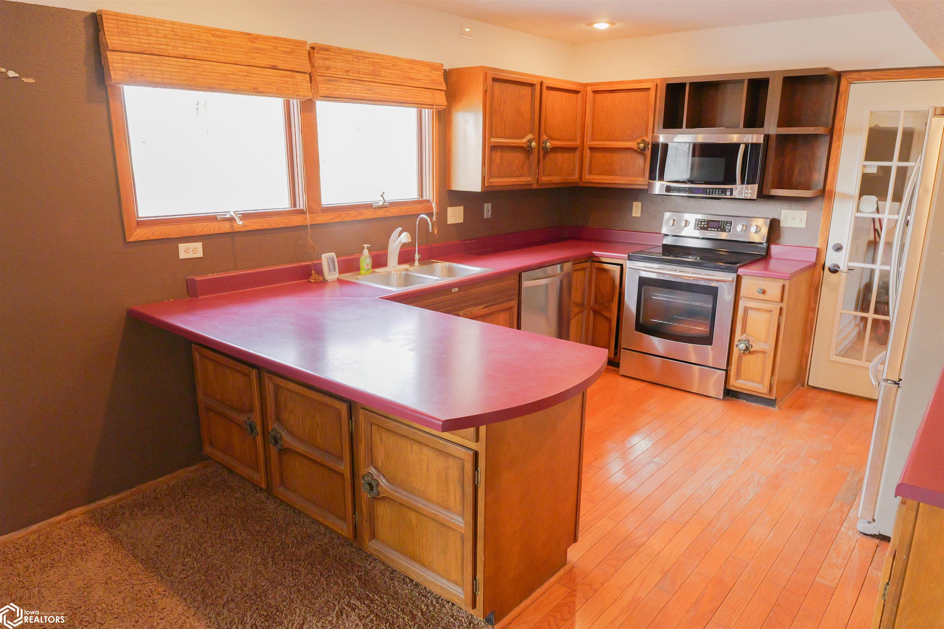 12317 Celestia Drive, Burlington, Iowa image 13