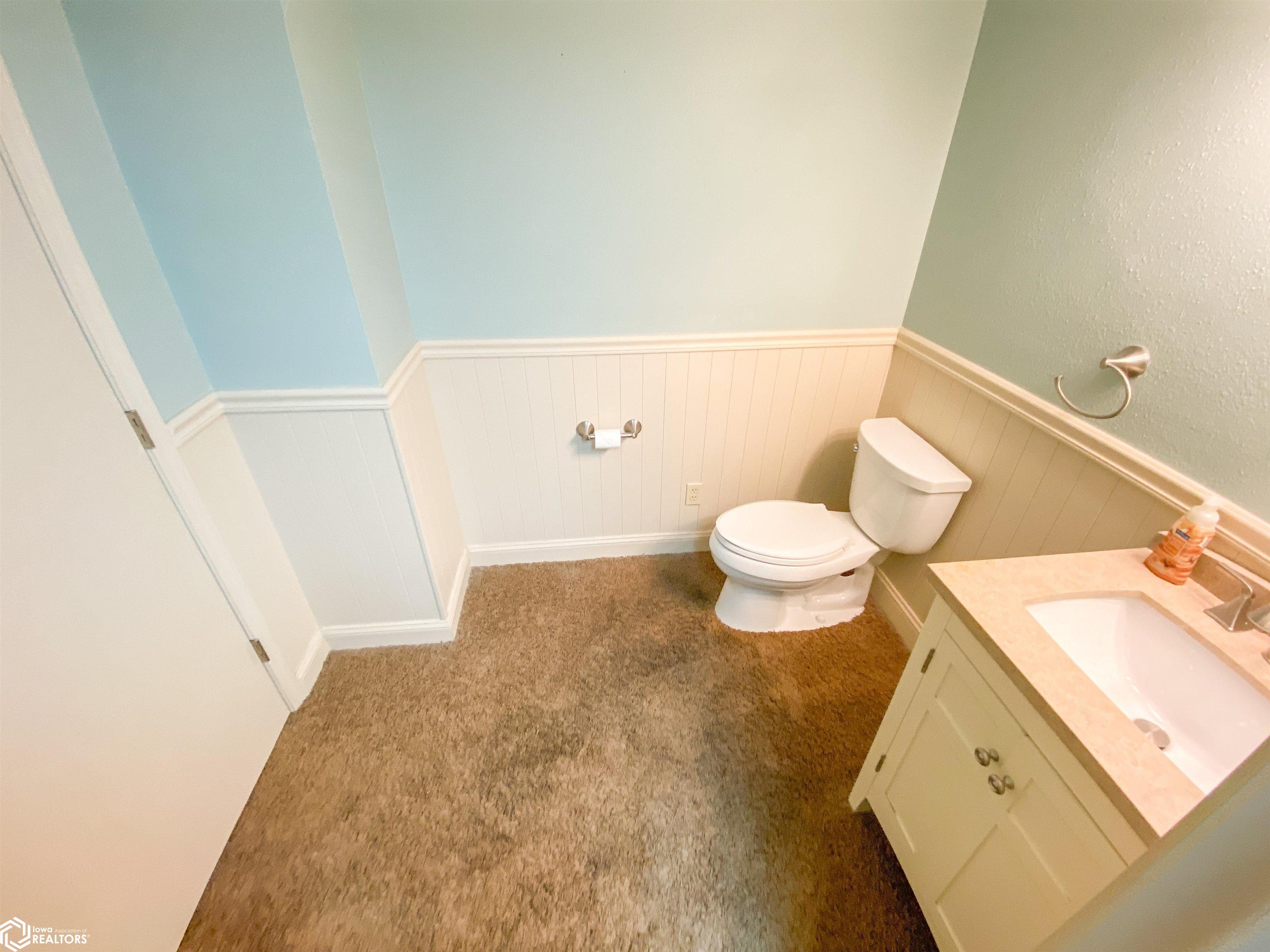 12317 Celestia Drive, Burlington, Iowa image 17