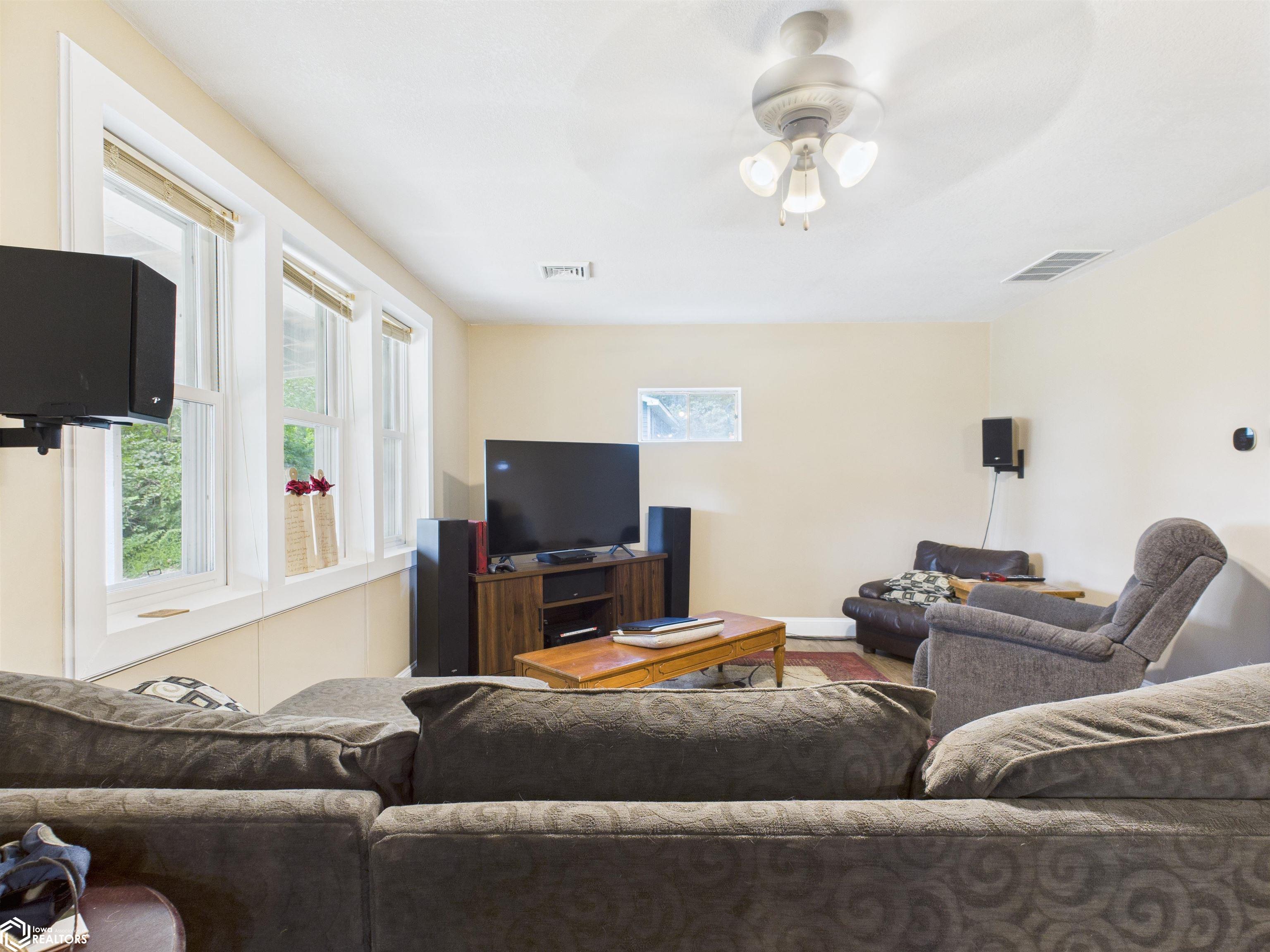 7273 Cliffland Road, Ottumwa, Iowa image 14
