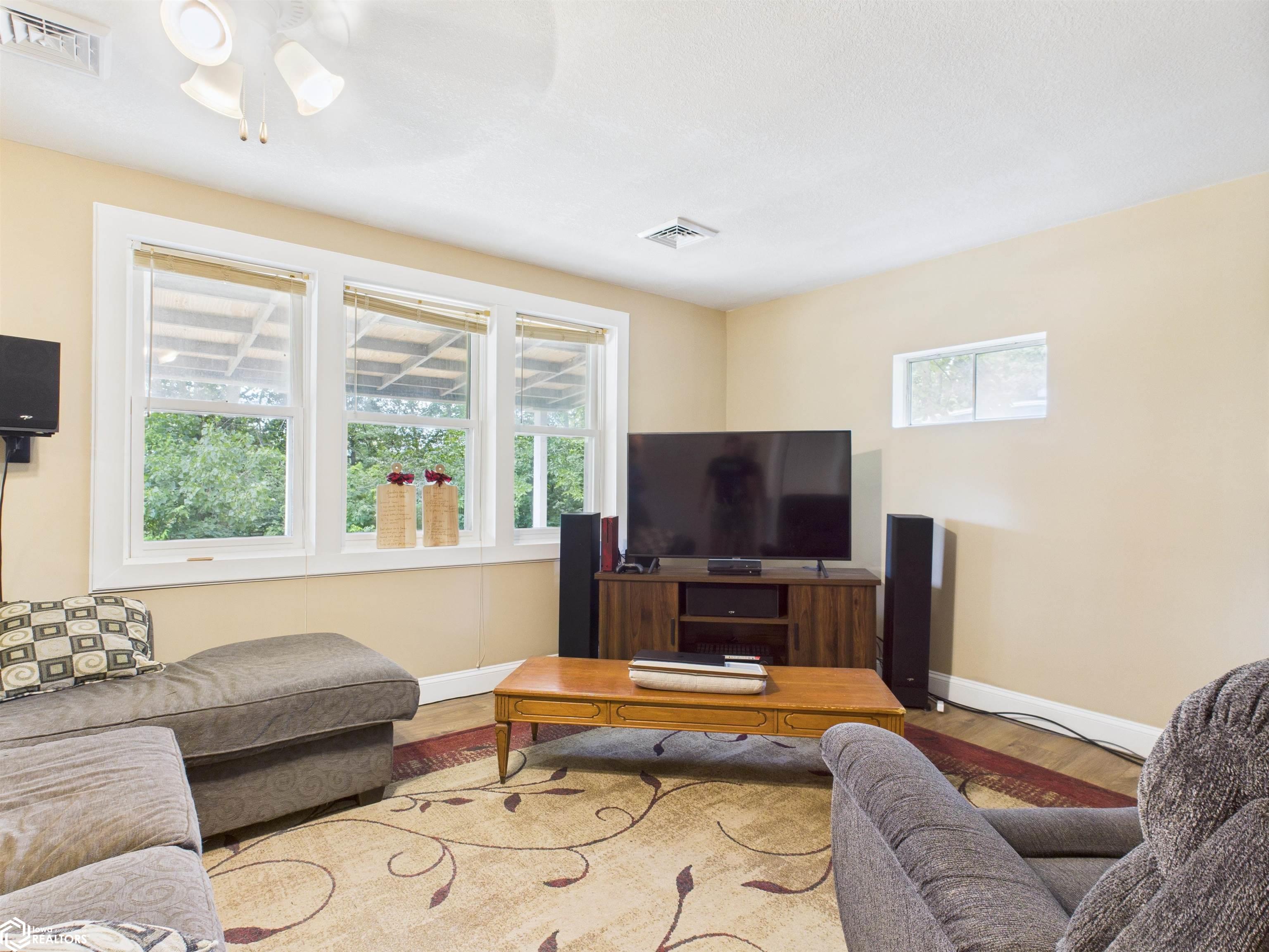 7273 Cliffland Road, Ottumwa, Iowa image 15