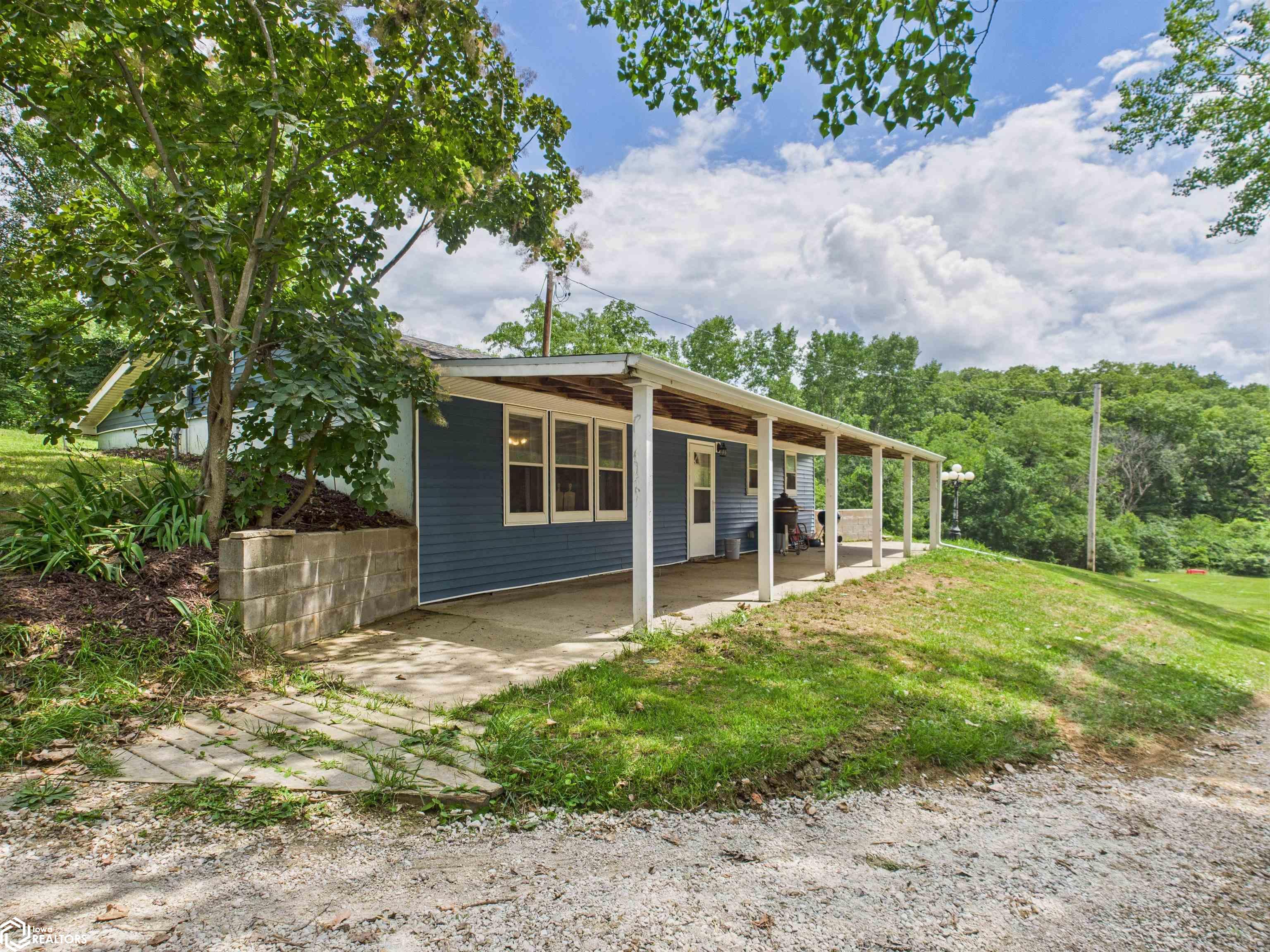 7273 Cliffland Road, Ottumwa, Iowa image 3