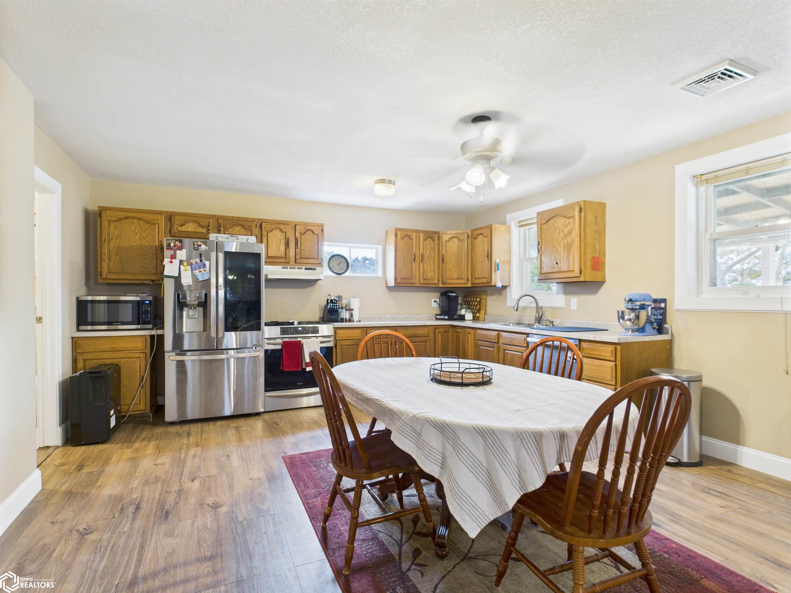 7273 Cliffland Road, Ottumwa, Iowa image 6
