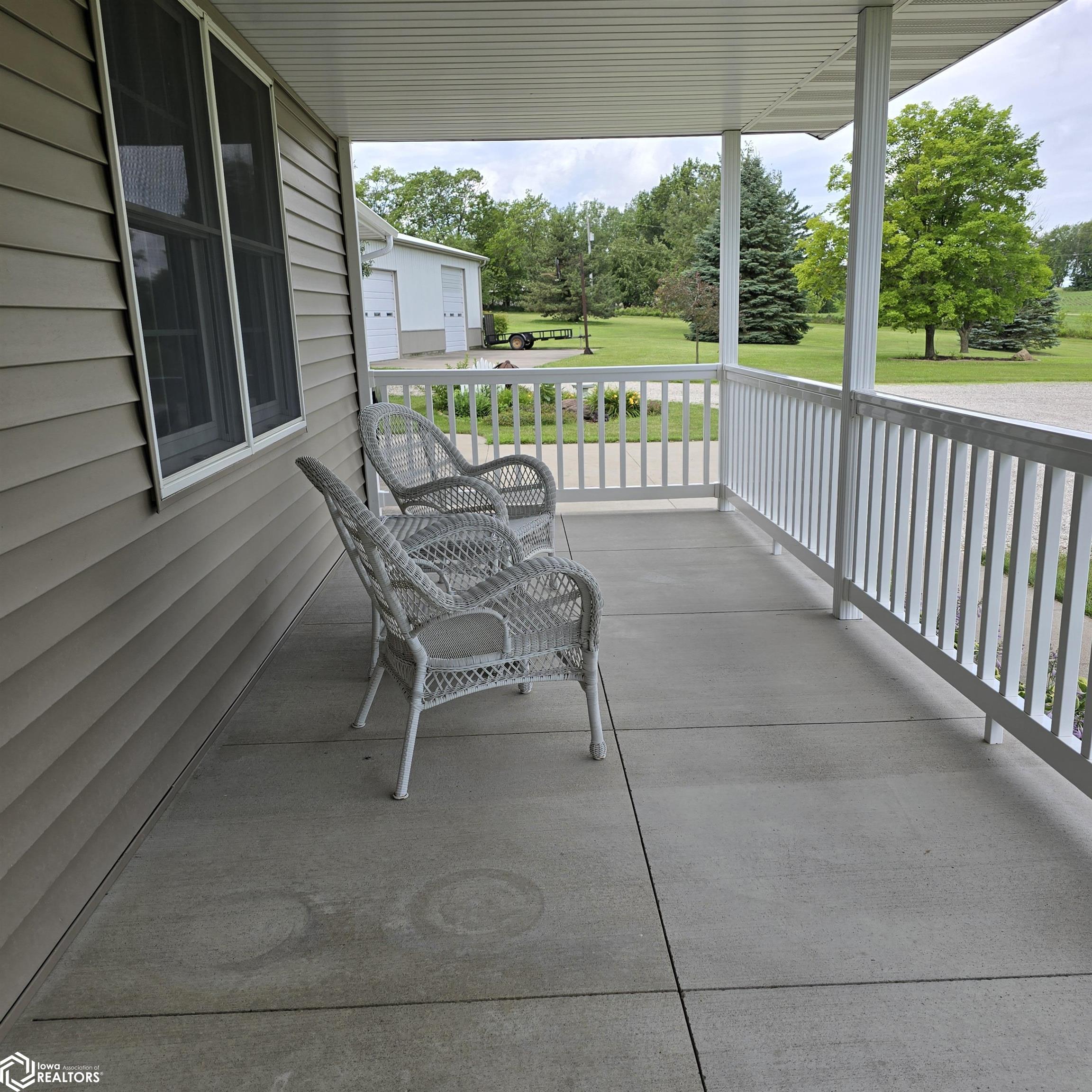 2196 Oxford Avenue, Oskaloosa, Iowa image 2