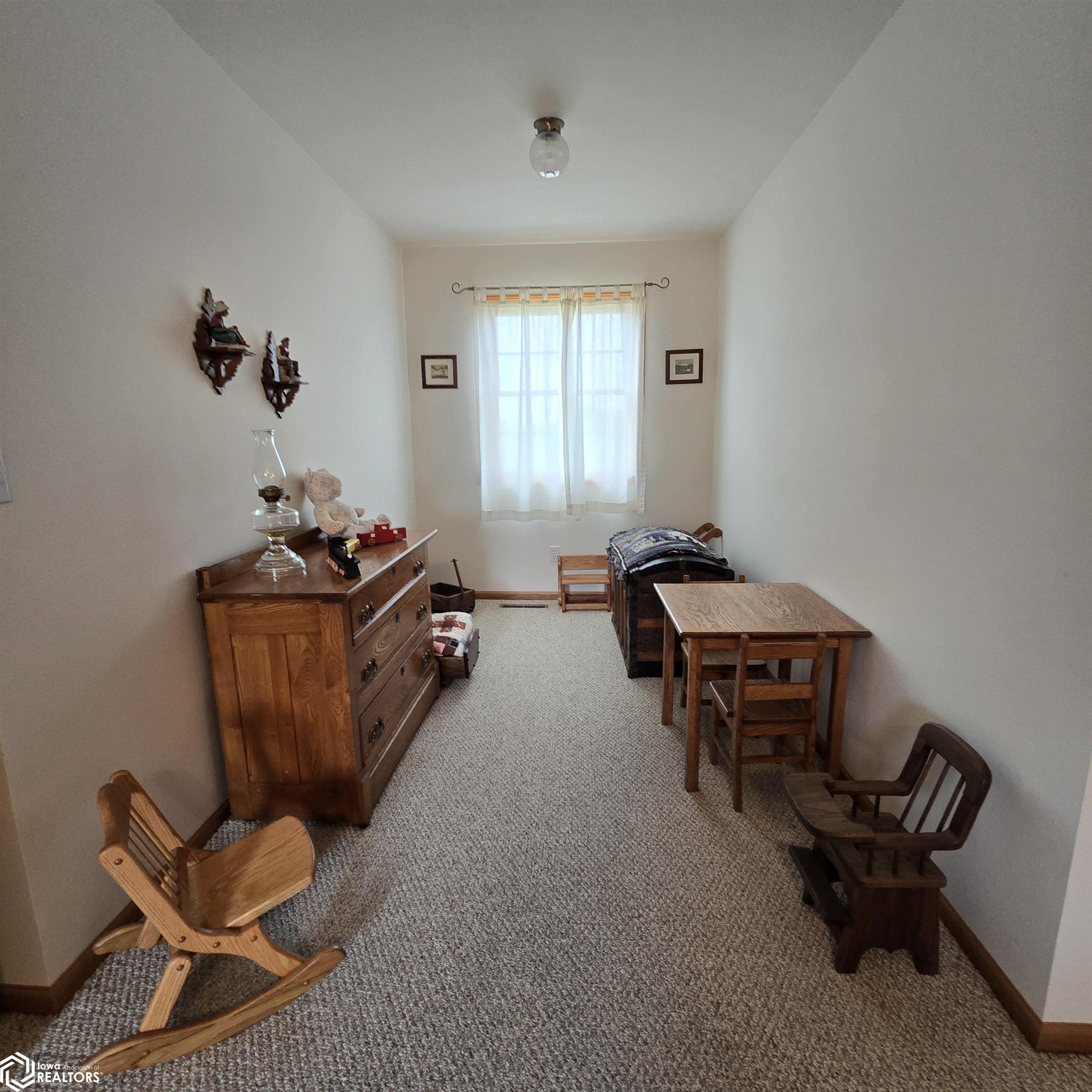 2196 Oxford Avenue, Oskaloosa, Iowa image 21