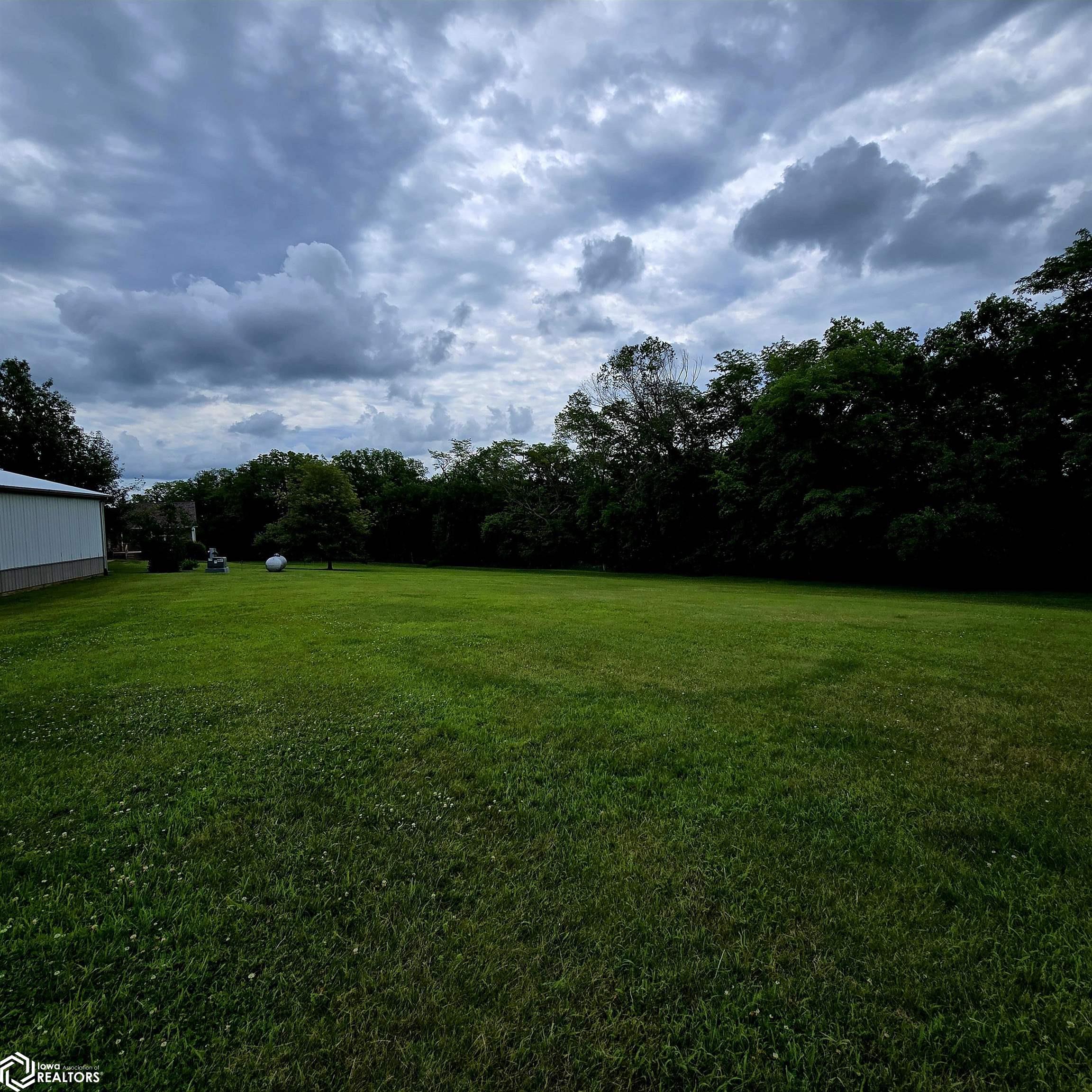 2196 Oxford Avenue, Oskaloosa, Iowa image 27