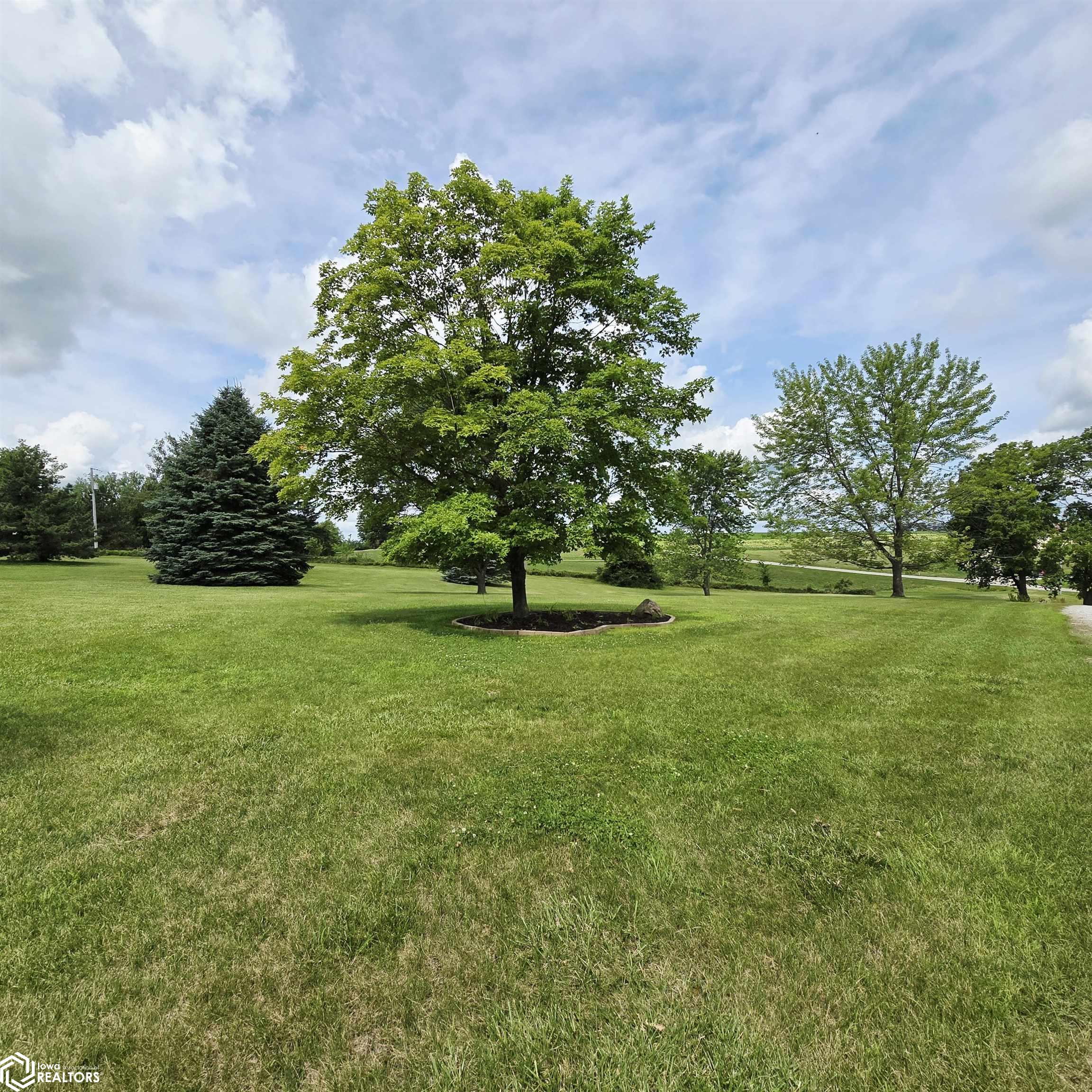 2196 Oxford Avenue, Oskaloosa, Iowa image 32
