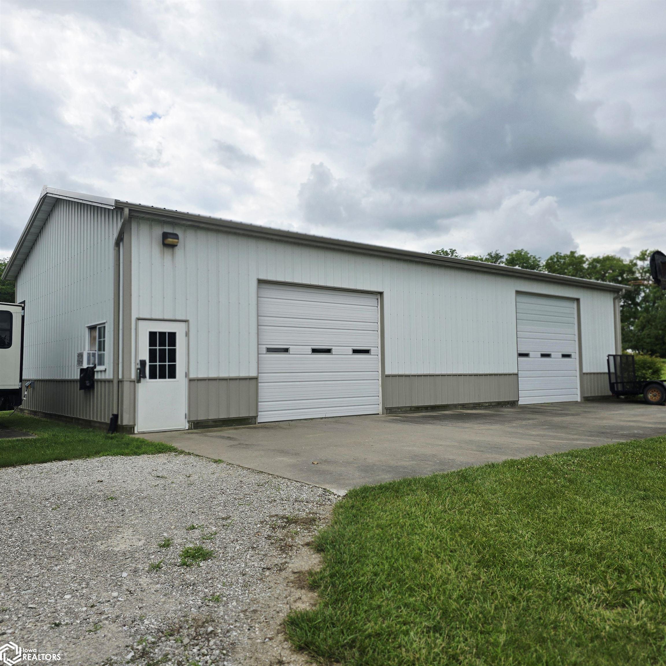 2196 Oxford Avenue, Oskaloosa, Iowa image 38