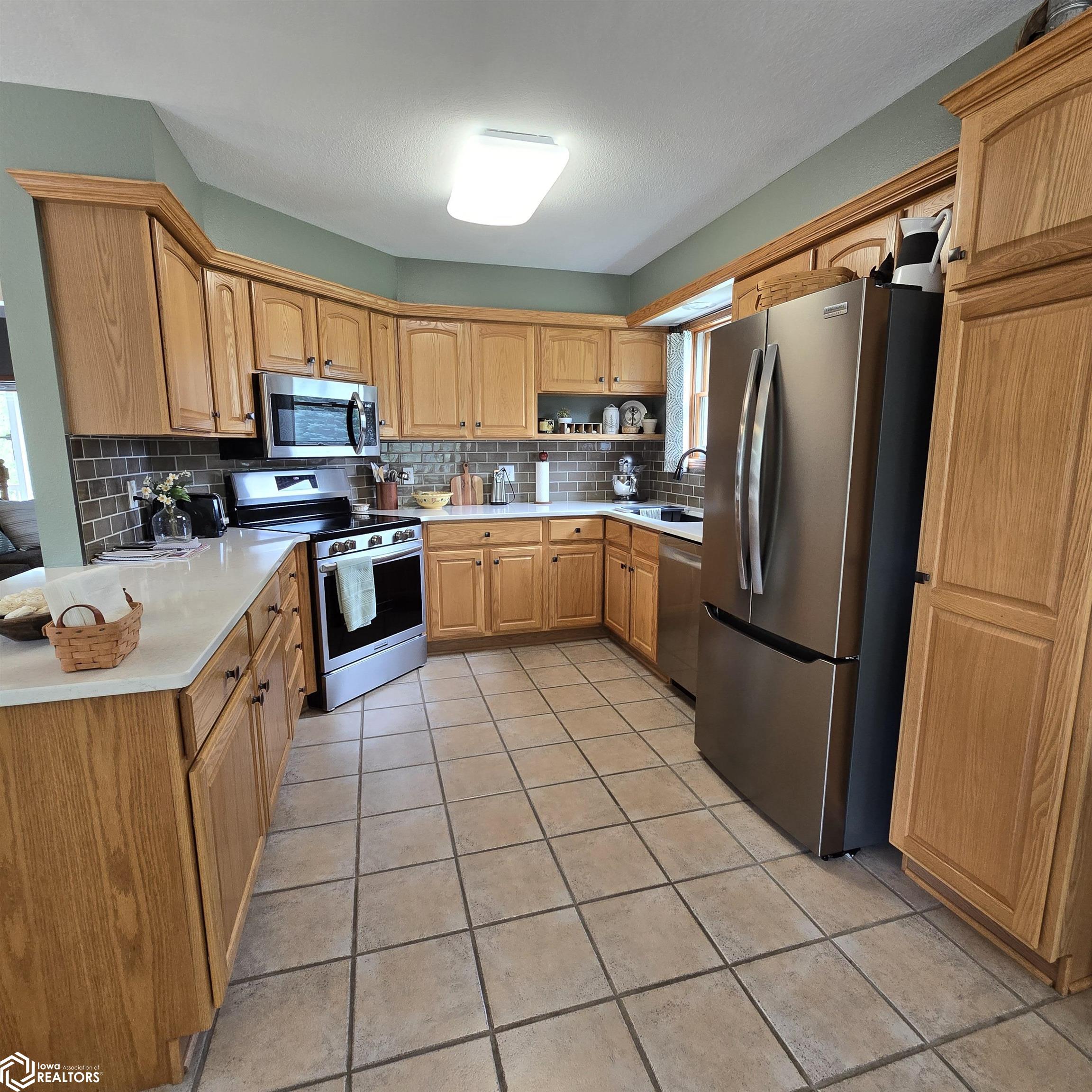 2196 Oxford Avenue, Oskaloosa, Iowa image 6