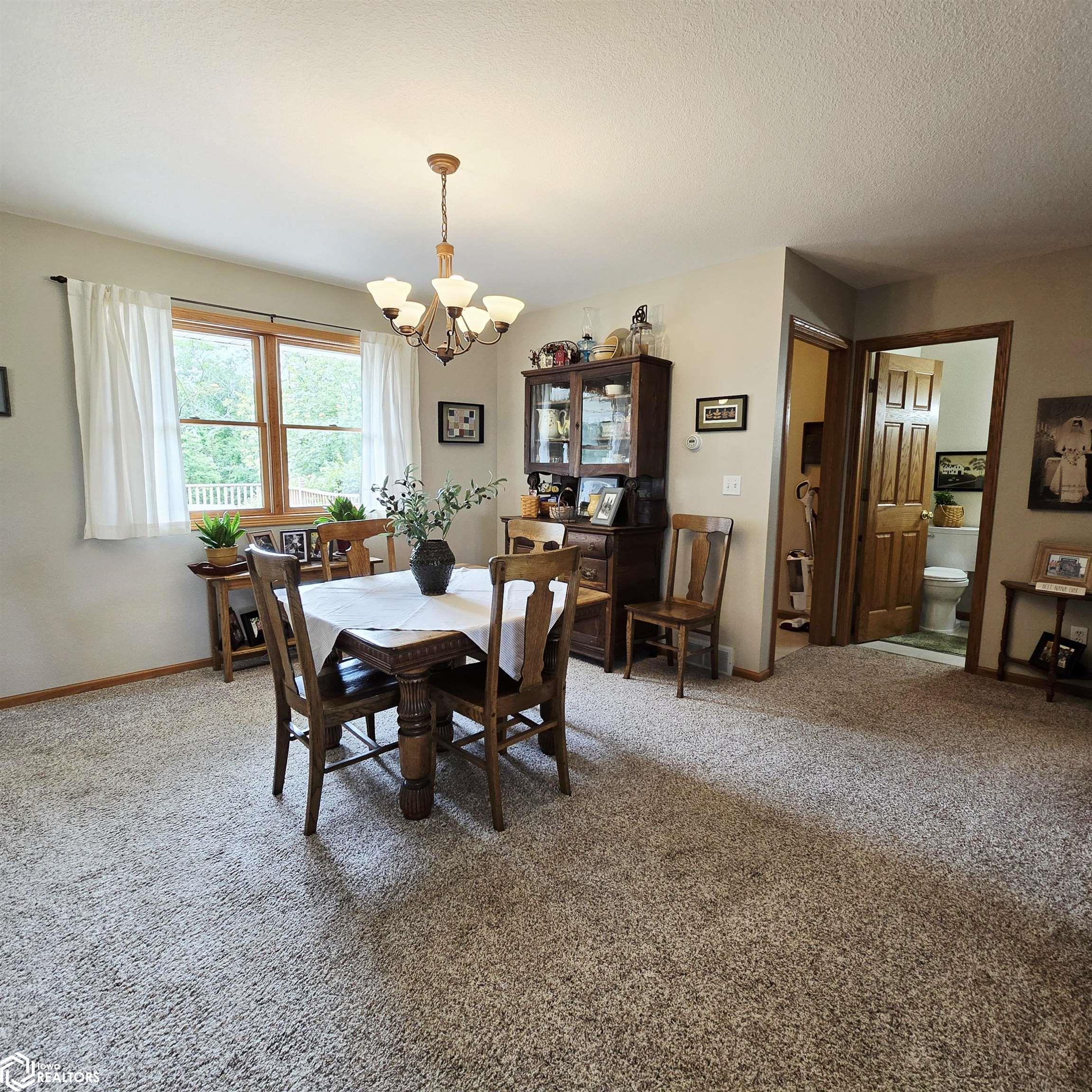 2196 Oxford Avenue, Oskaloosa, Iowa image 10
