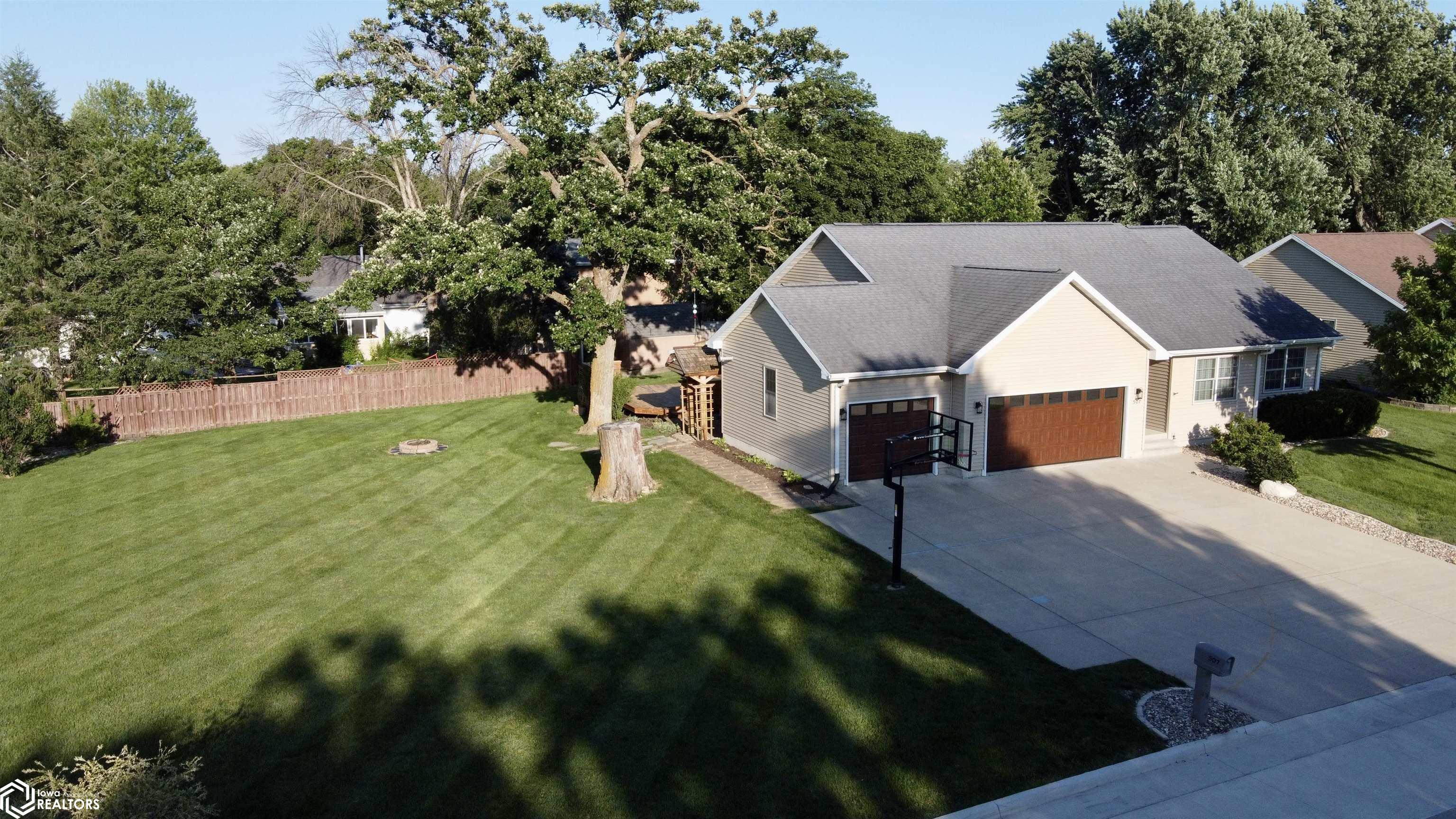 507 Hickory Lane, Jefferson, Iowa image 3