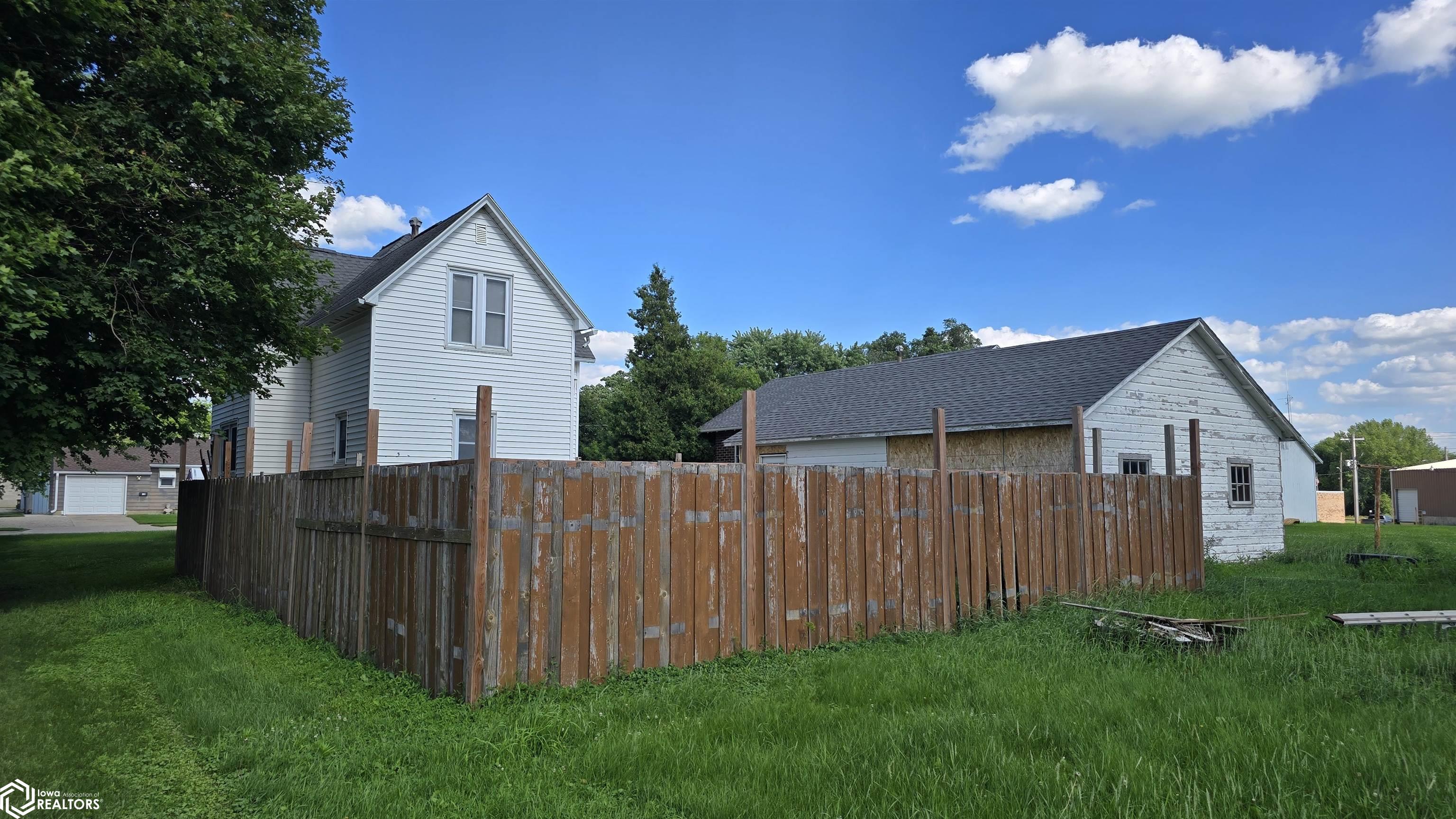 205 N Park Street, Lake Mills, Iowa image 17