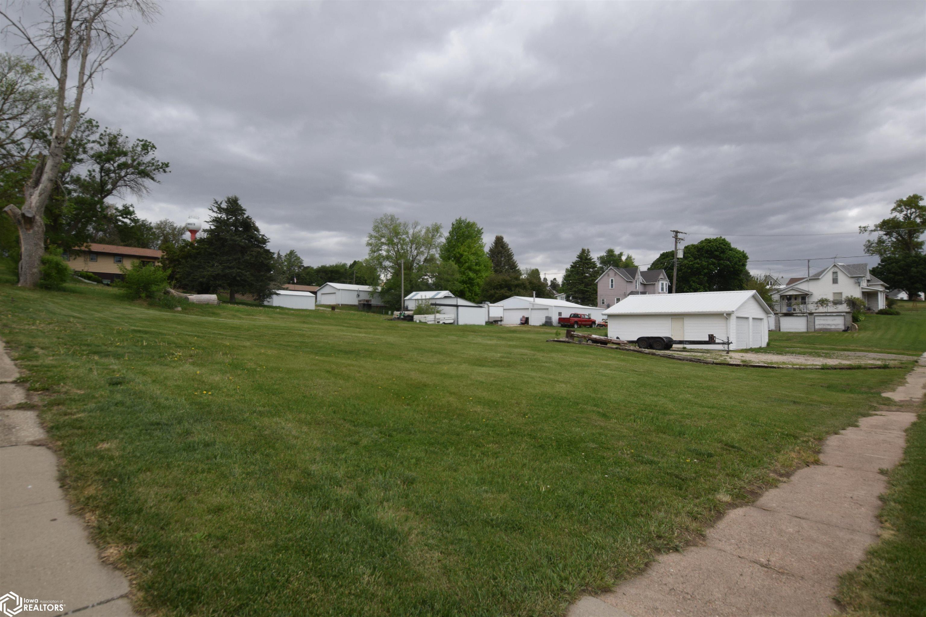 302 3rd Street, Portsmouth, Iowa image 1