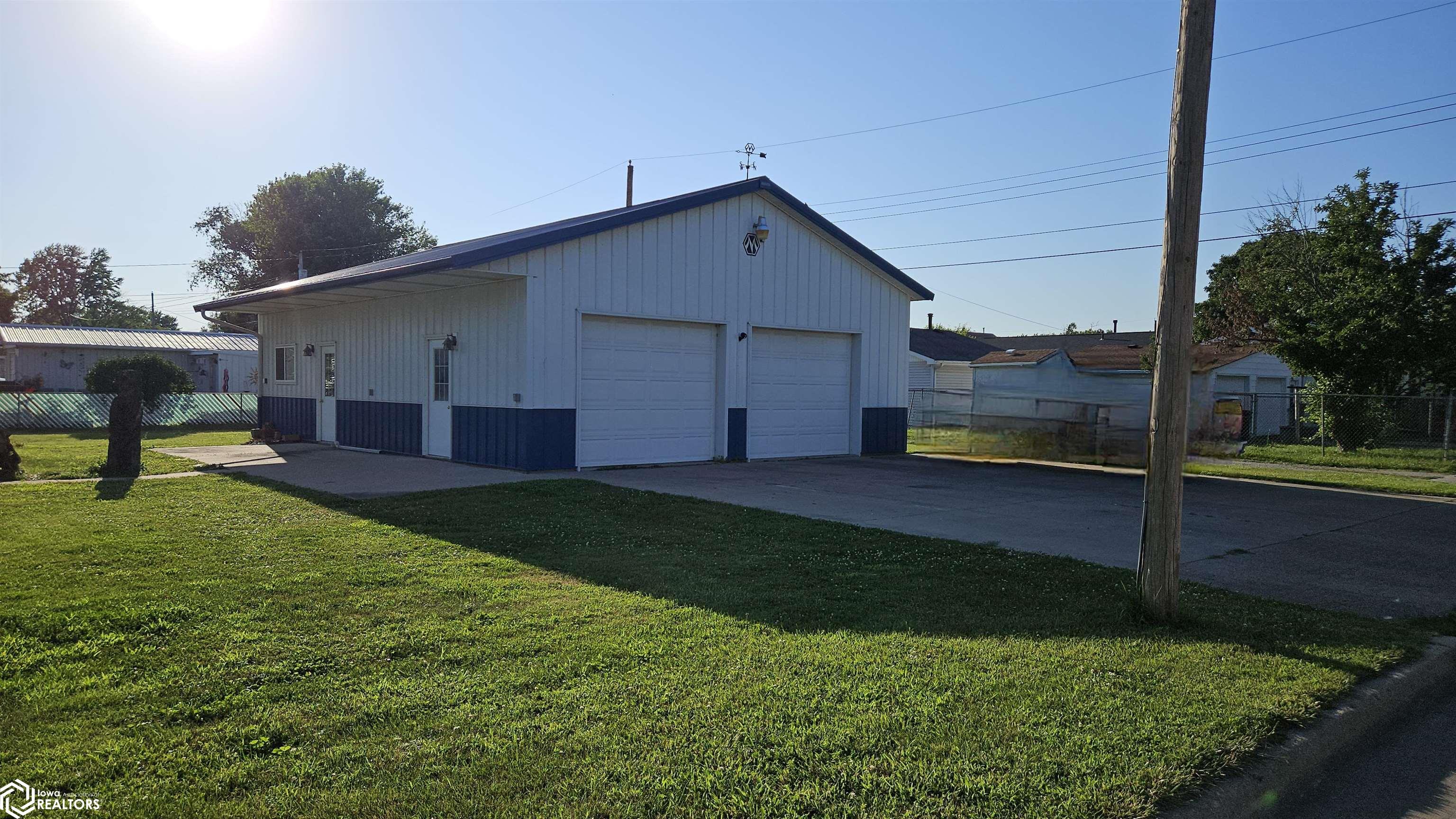 925 Lee, Ottumwa, Iowa image 38