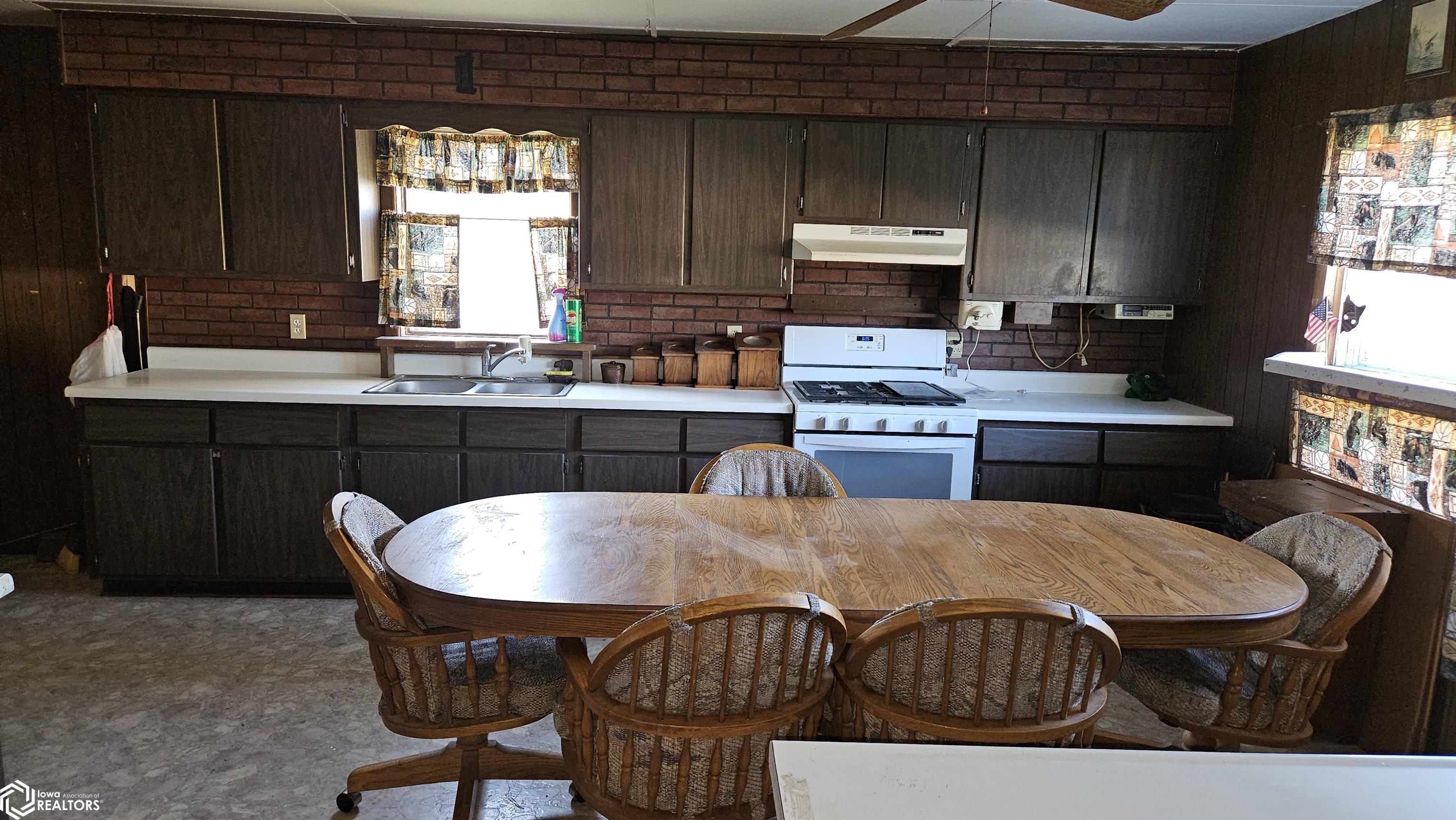 925 Lee, Ottumwa, Iowa image 8