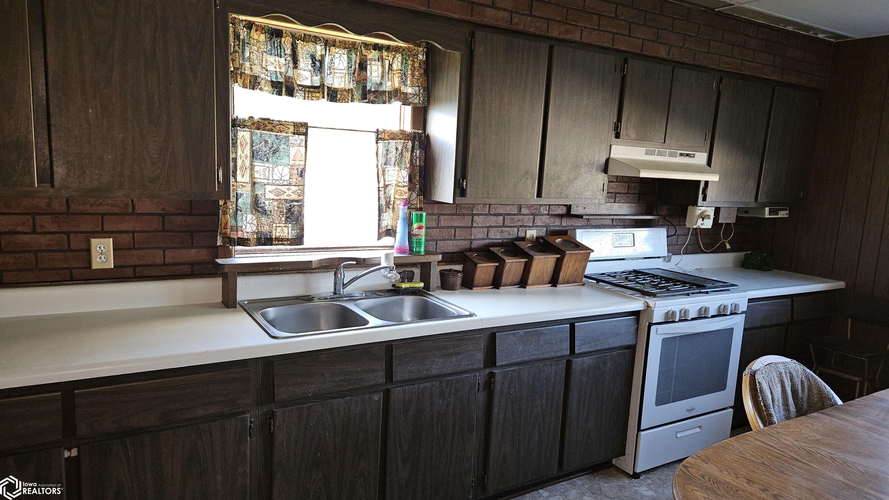 925 Lee, Ottumwa, Iowa image 10