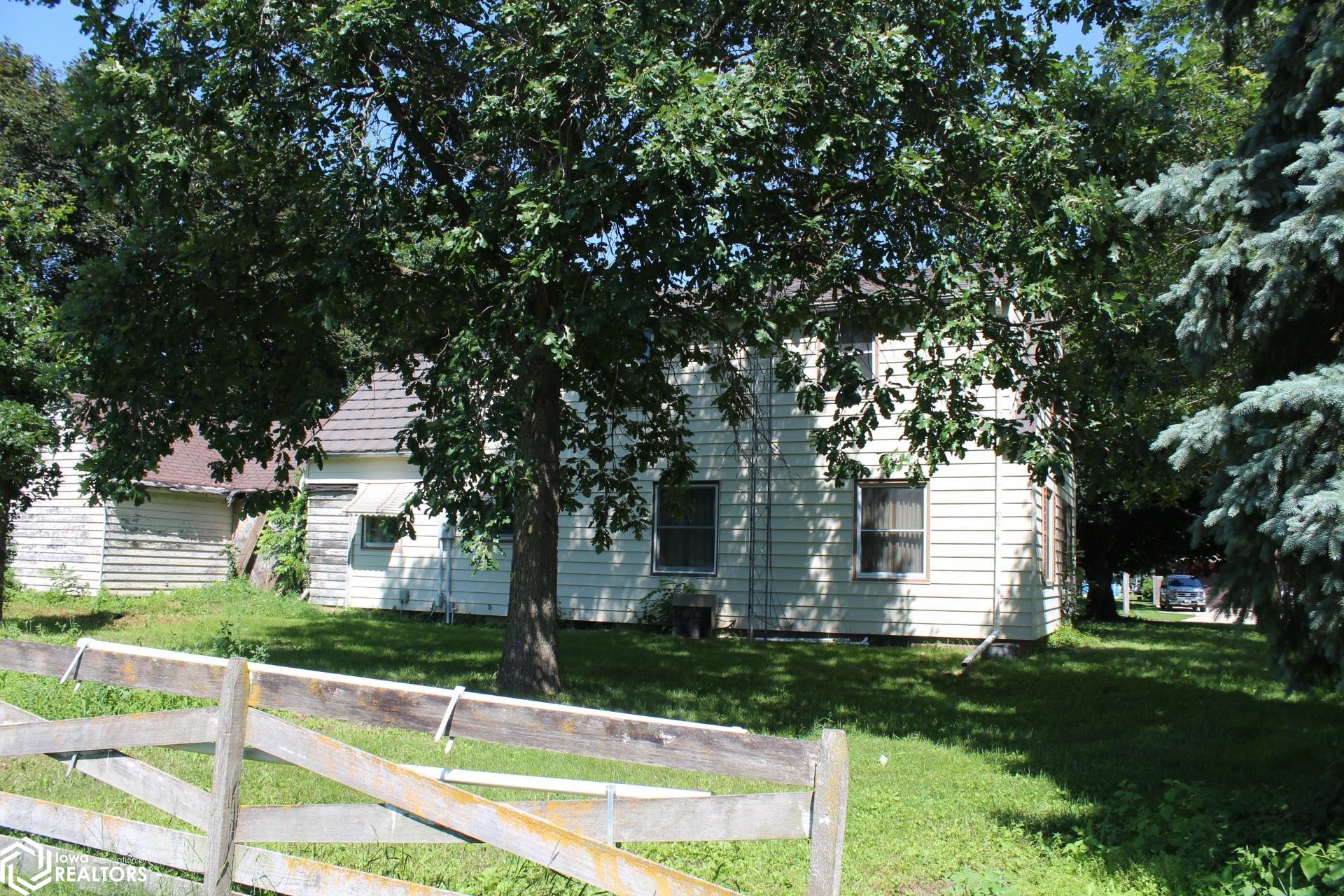 860 Division Street, Garner, Iowa image 4