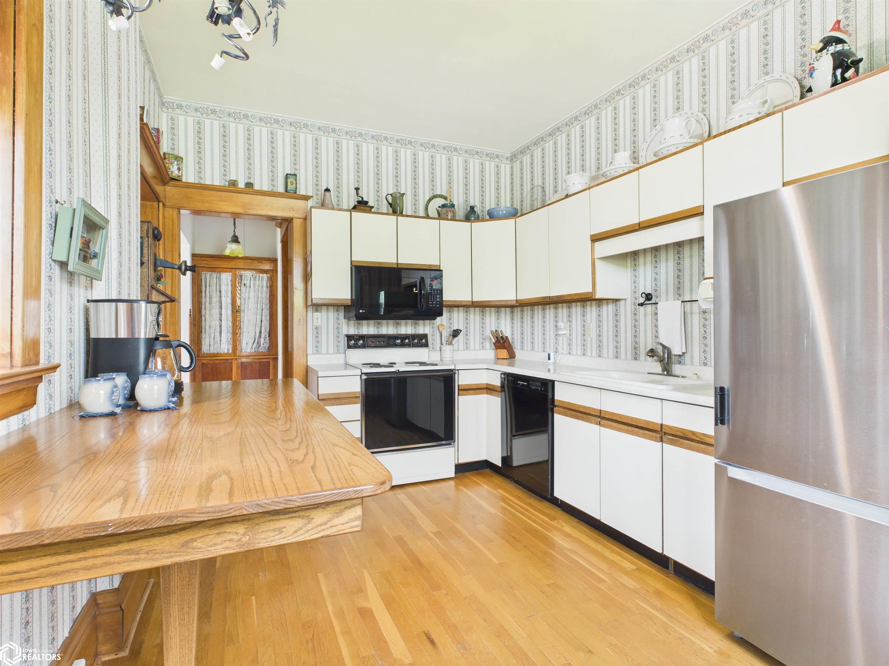 504 Washington, Bonaparte, Iowa image 20