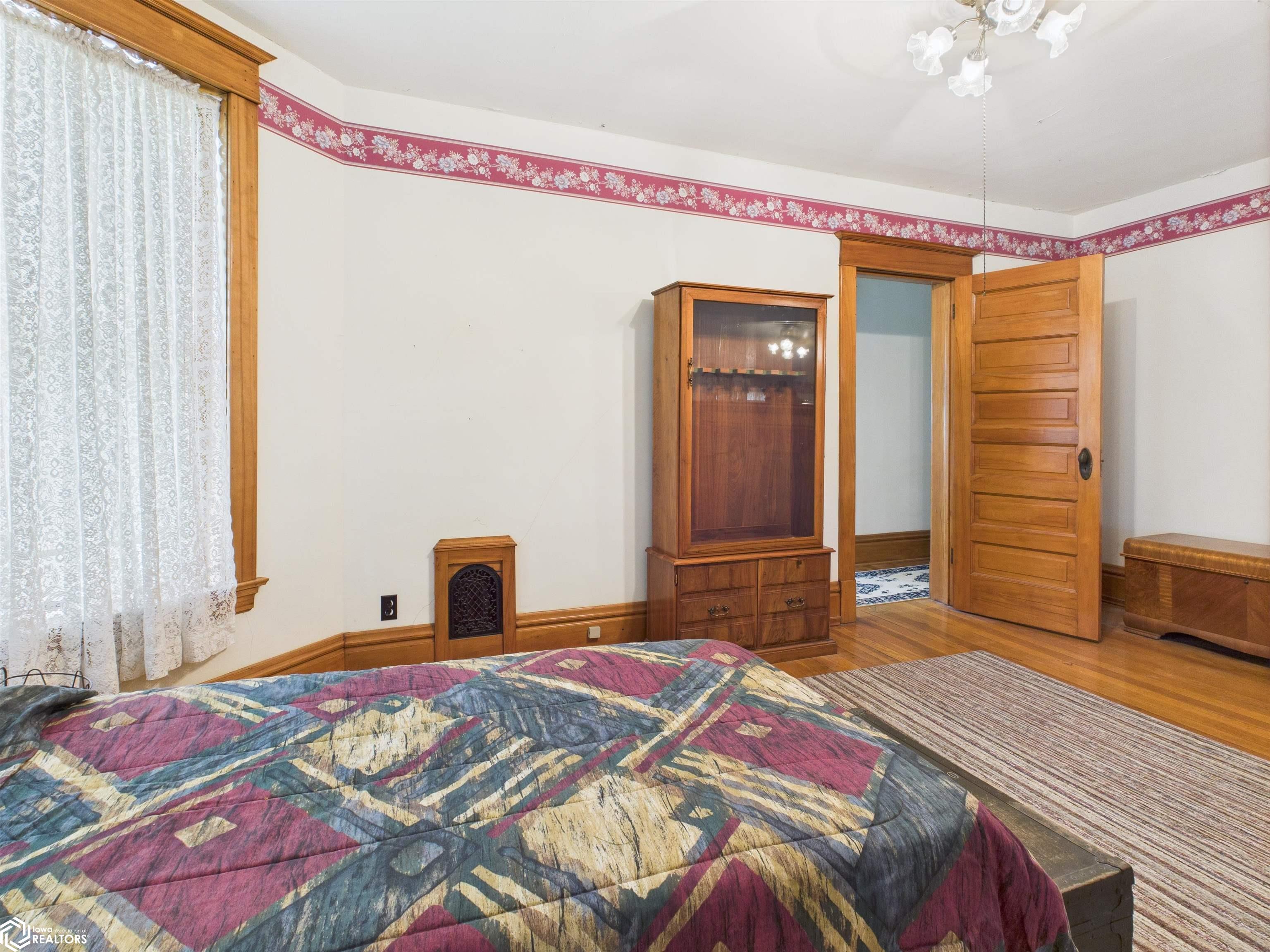 504 Washington, Bonaparte, Iowa image 27