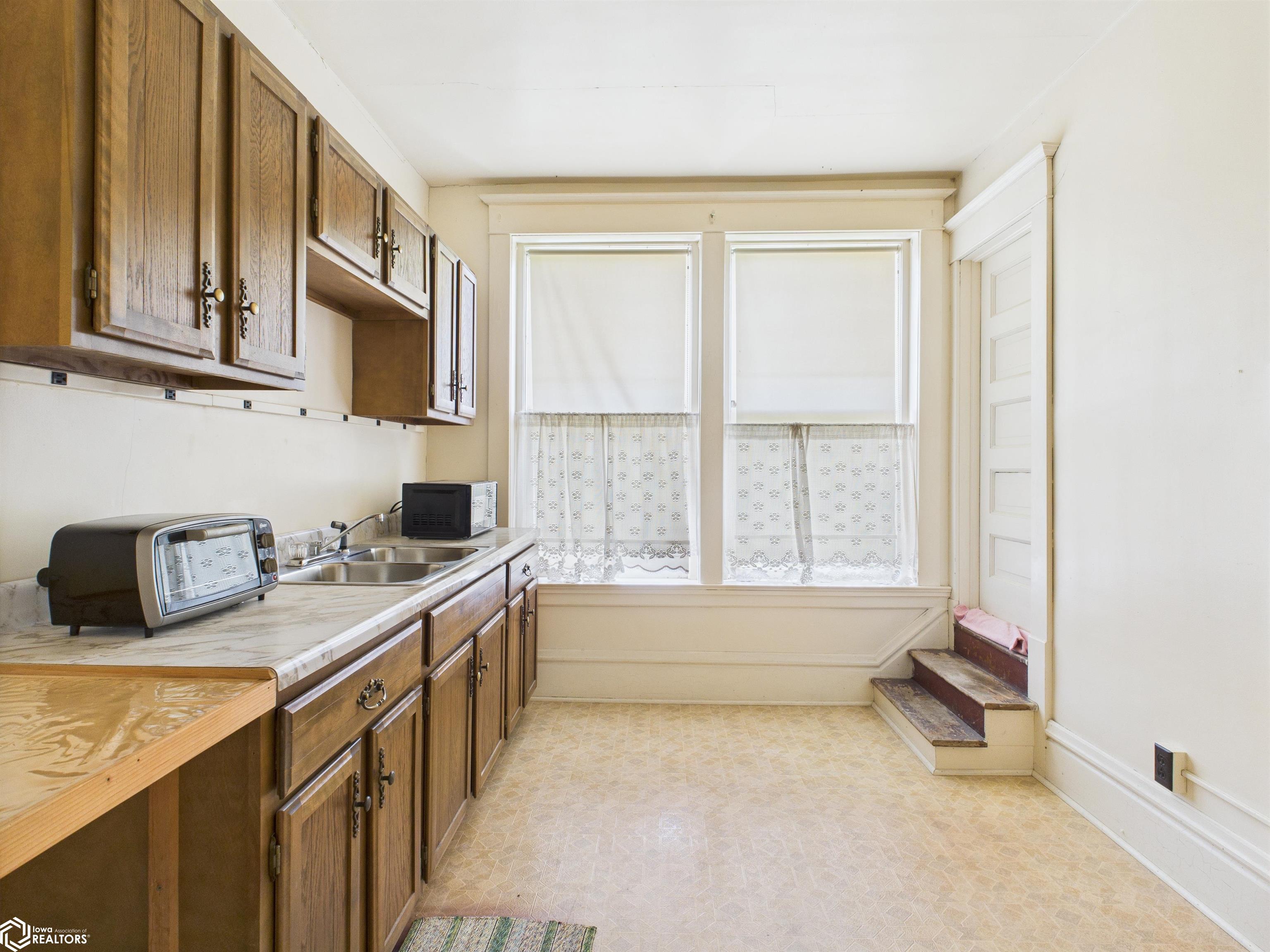 504 Washington, Bonaparte, Iowa image 32
