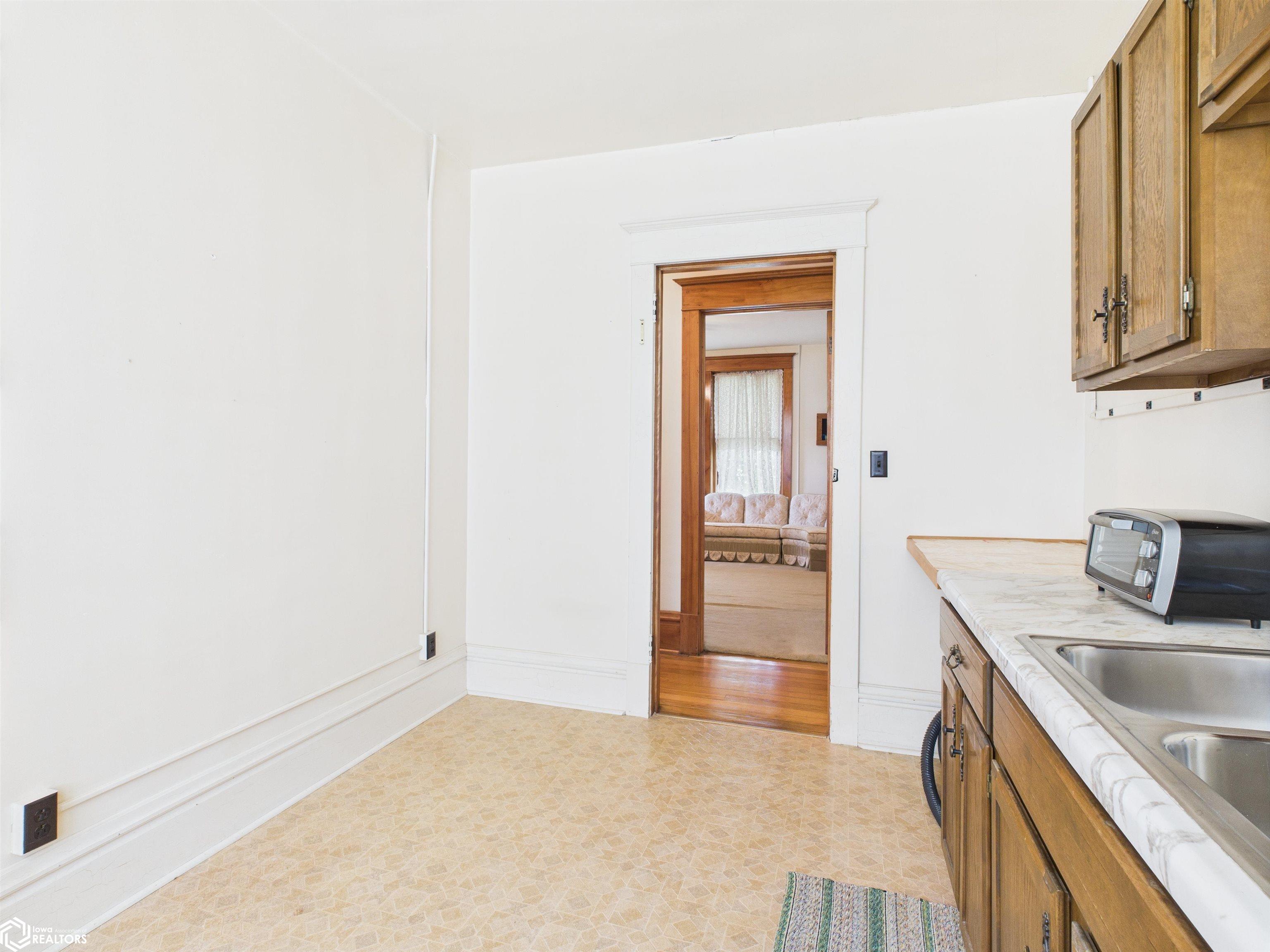 504 Washington, Bonaparte, Iowa image 33