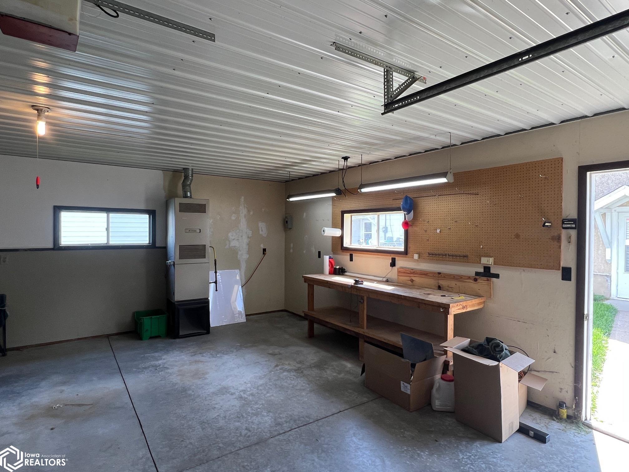 1229 Harrison Ave, Burlington, Iowa image 3