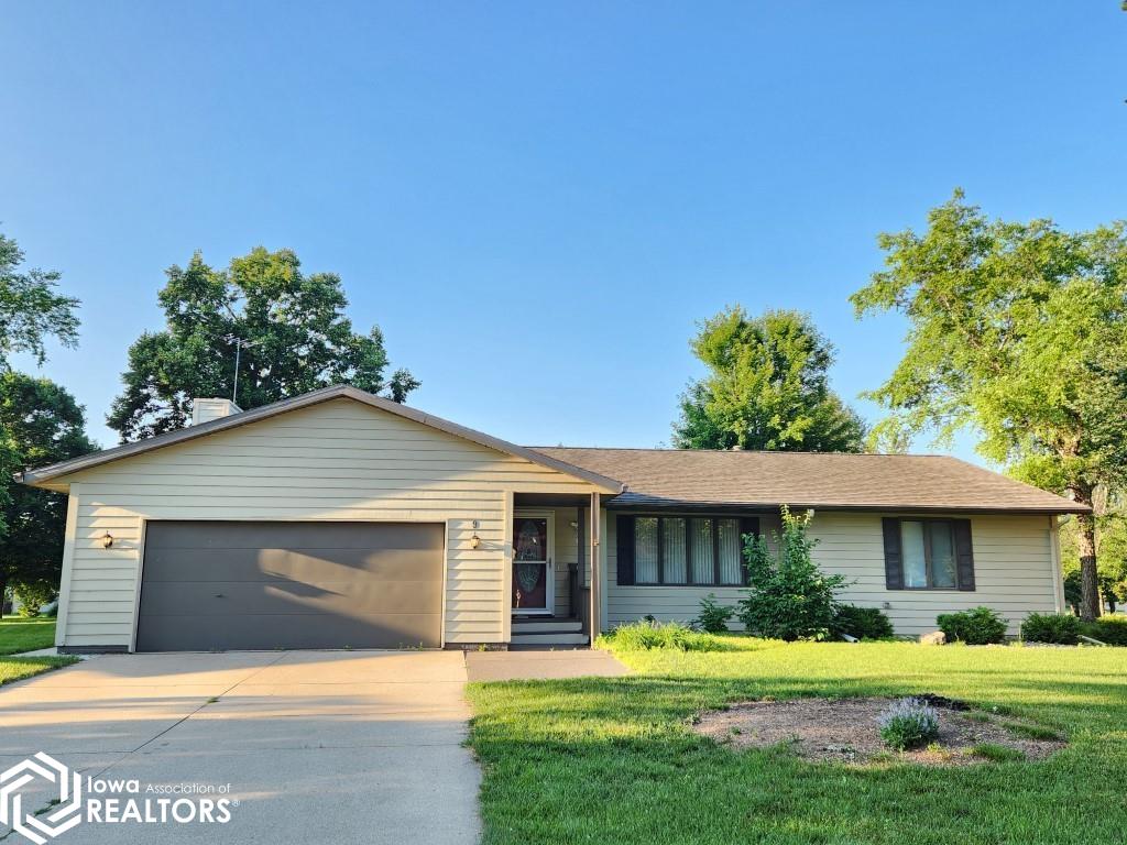 9 Asbury Place, Mason City, Iowa image 1