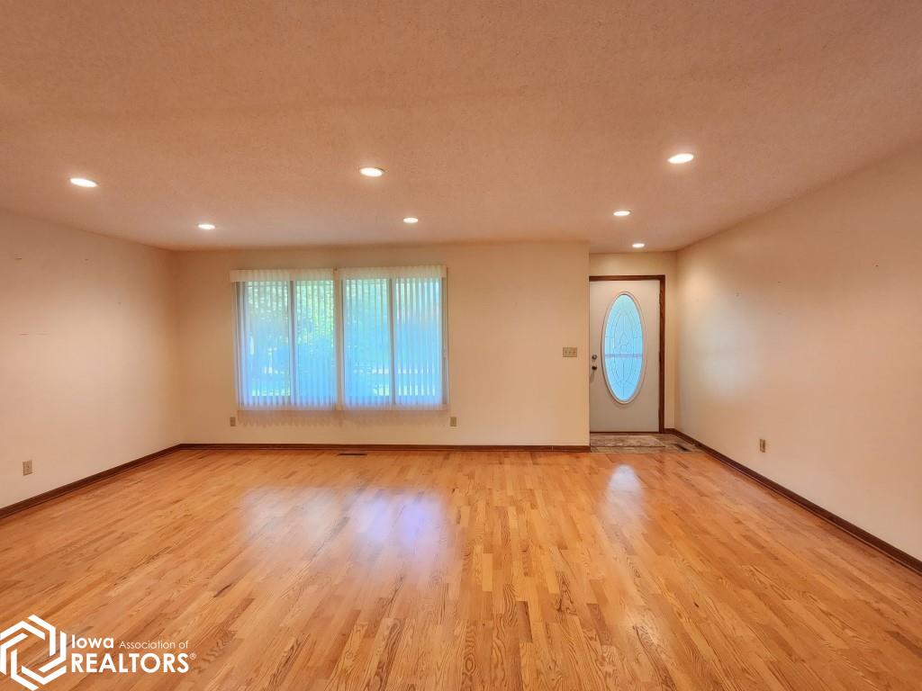 9 Asbury Place, Mason City, Iowa image 2