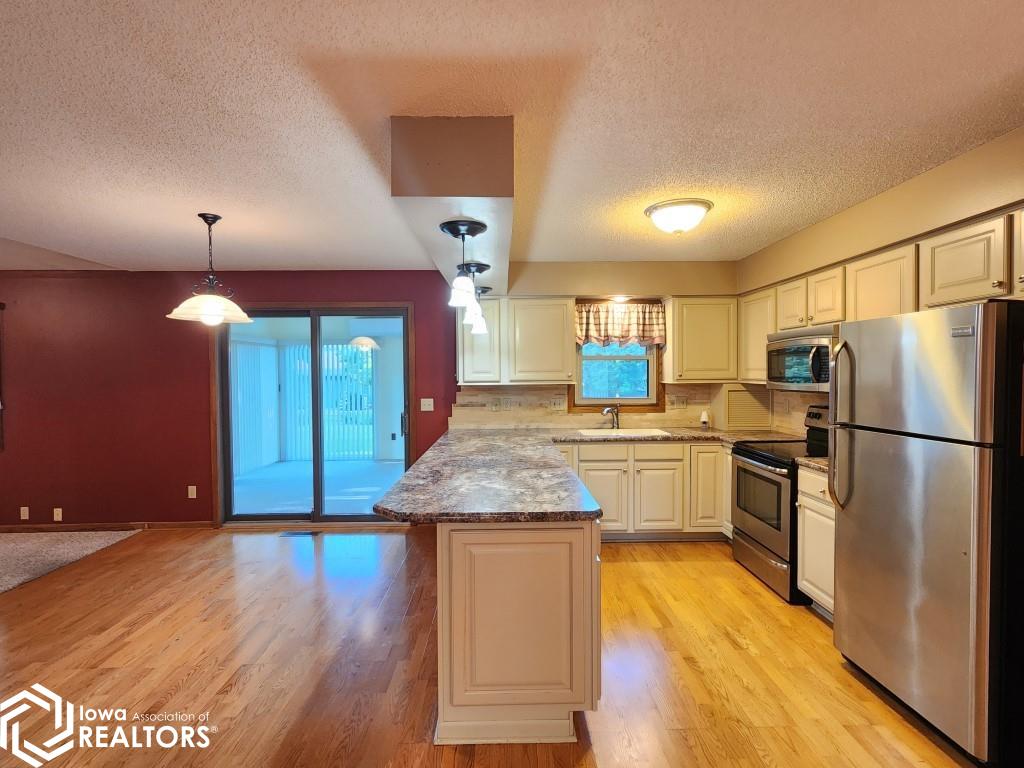 9 Asbury Place, Mason City, Iowa image 3