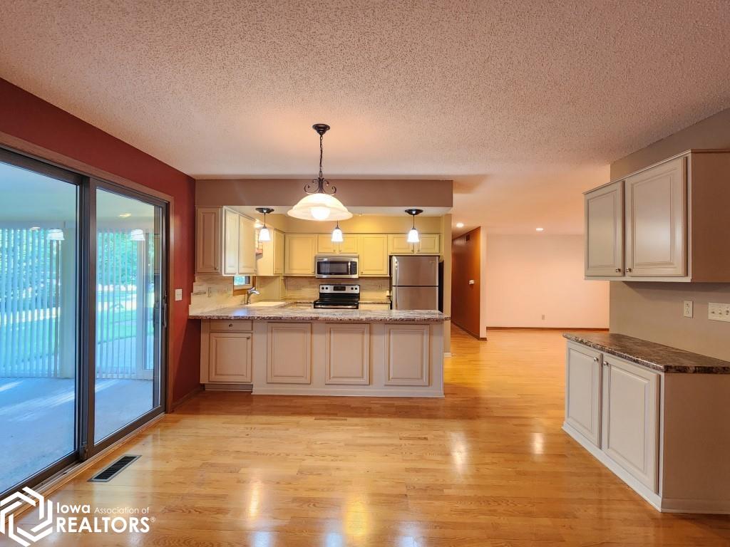 9 Asbury Place, Mason City, Iowa image 5