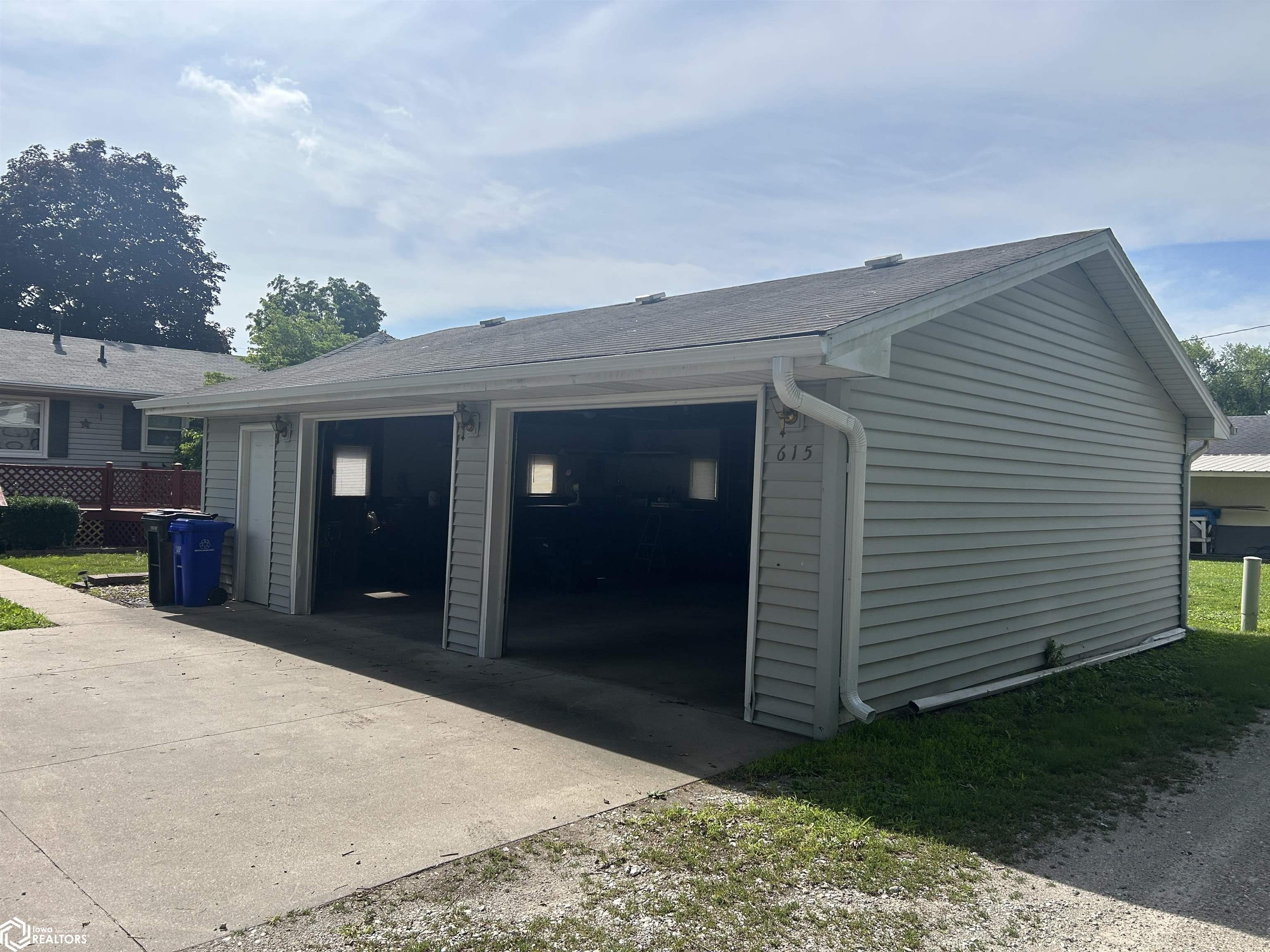 615 S Moore Street, Ottumwa, Iowa image 6