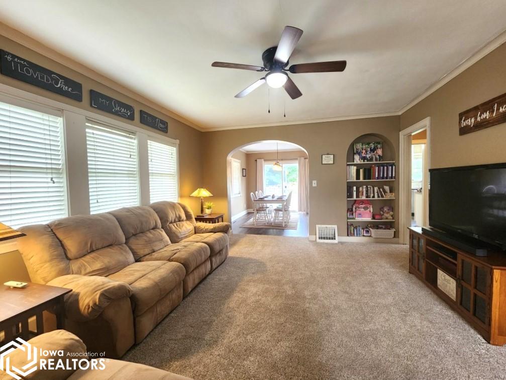 1306 N Rhode Island Avenue, Mason City, Iowa image 3
