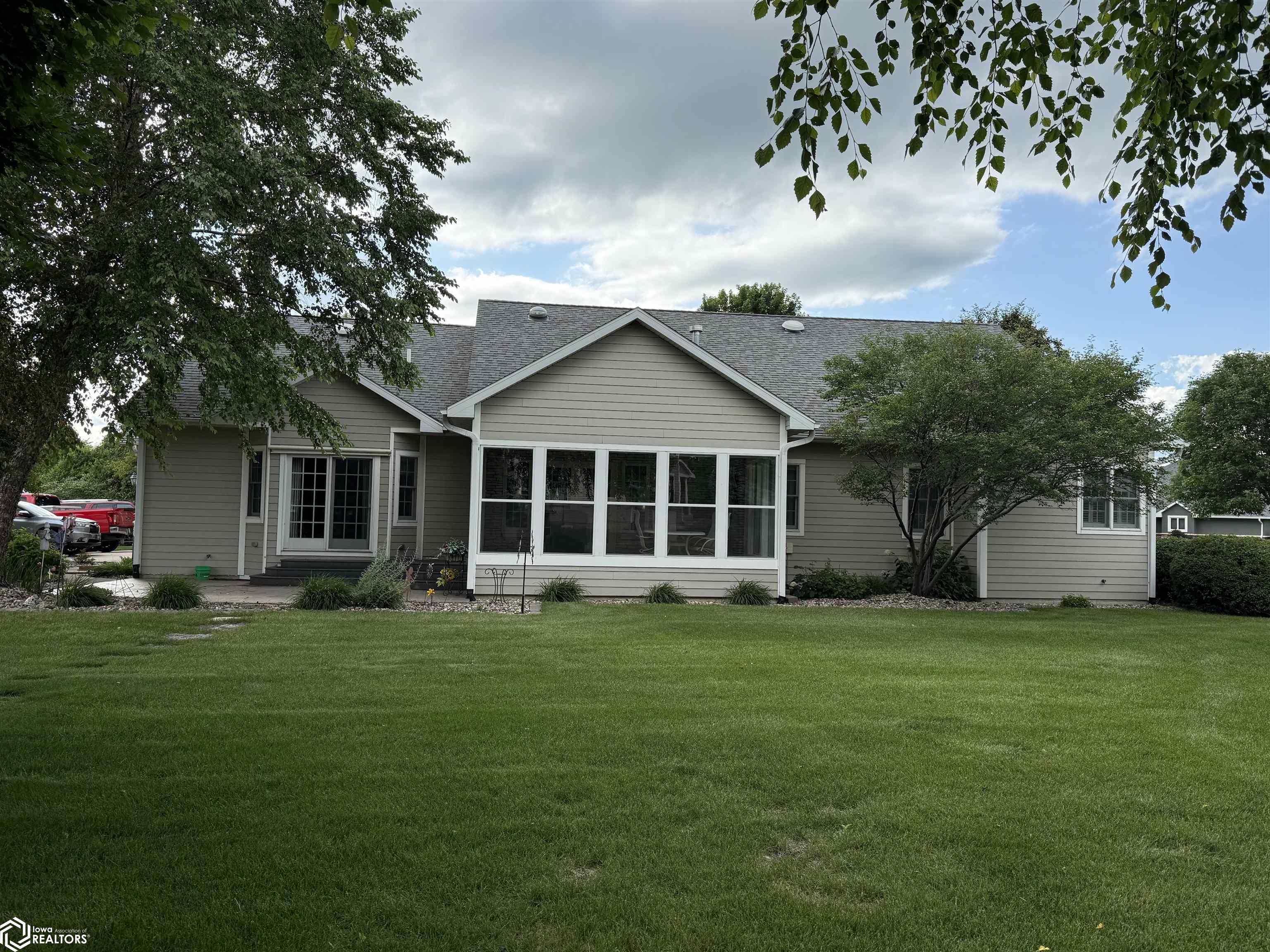 125 Pebble Creek Drive, Mason City, Iowa image 2