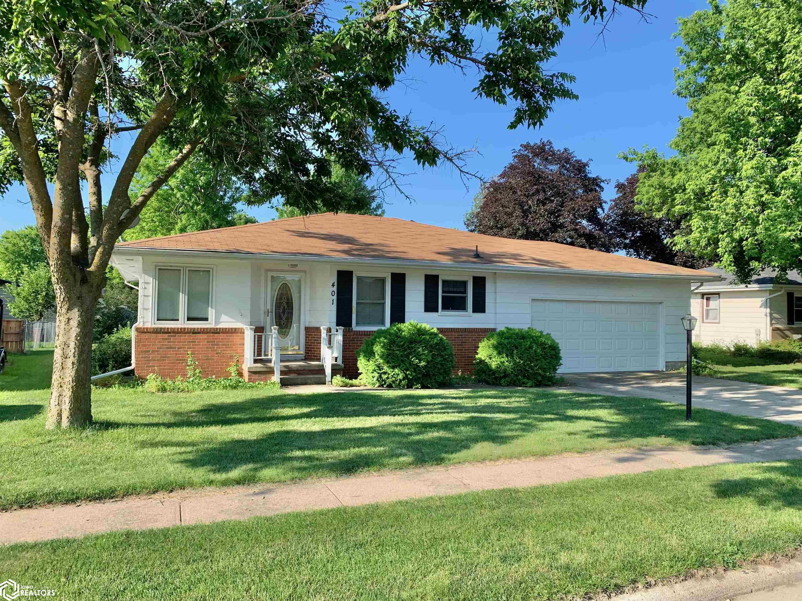 401 Rushview Drive, Jefferson, Iowa image 2