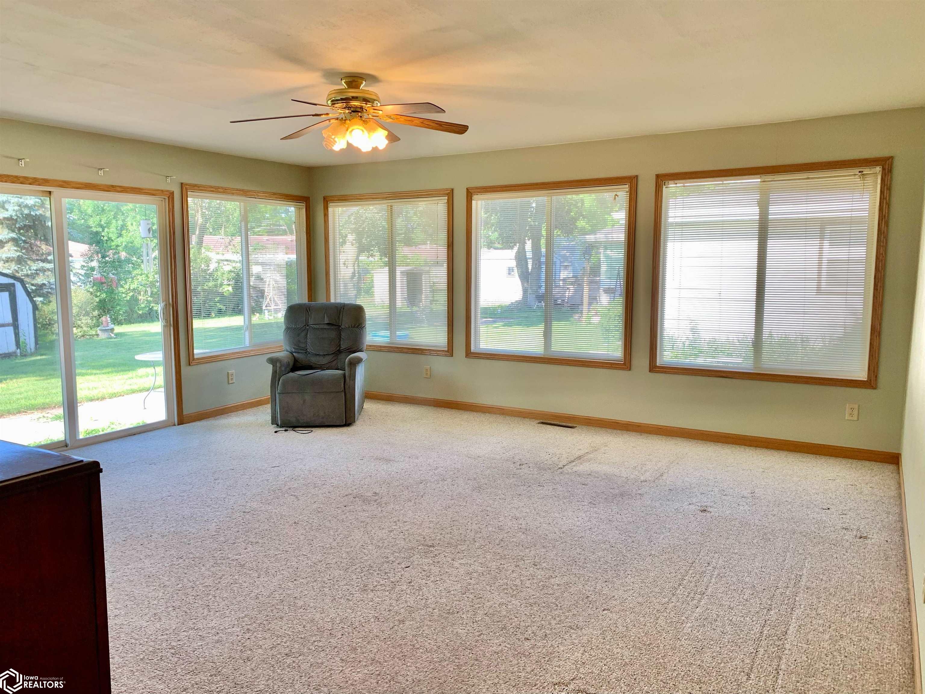 401 Rushview Drive, Jefferson, Iowa image 13