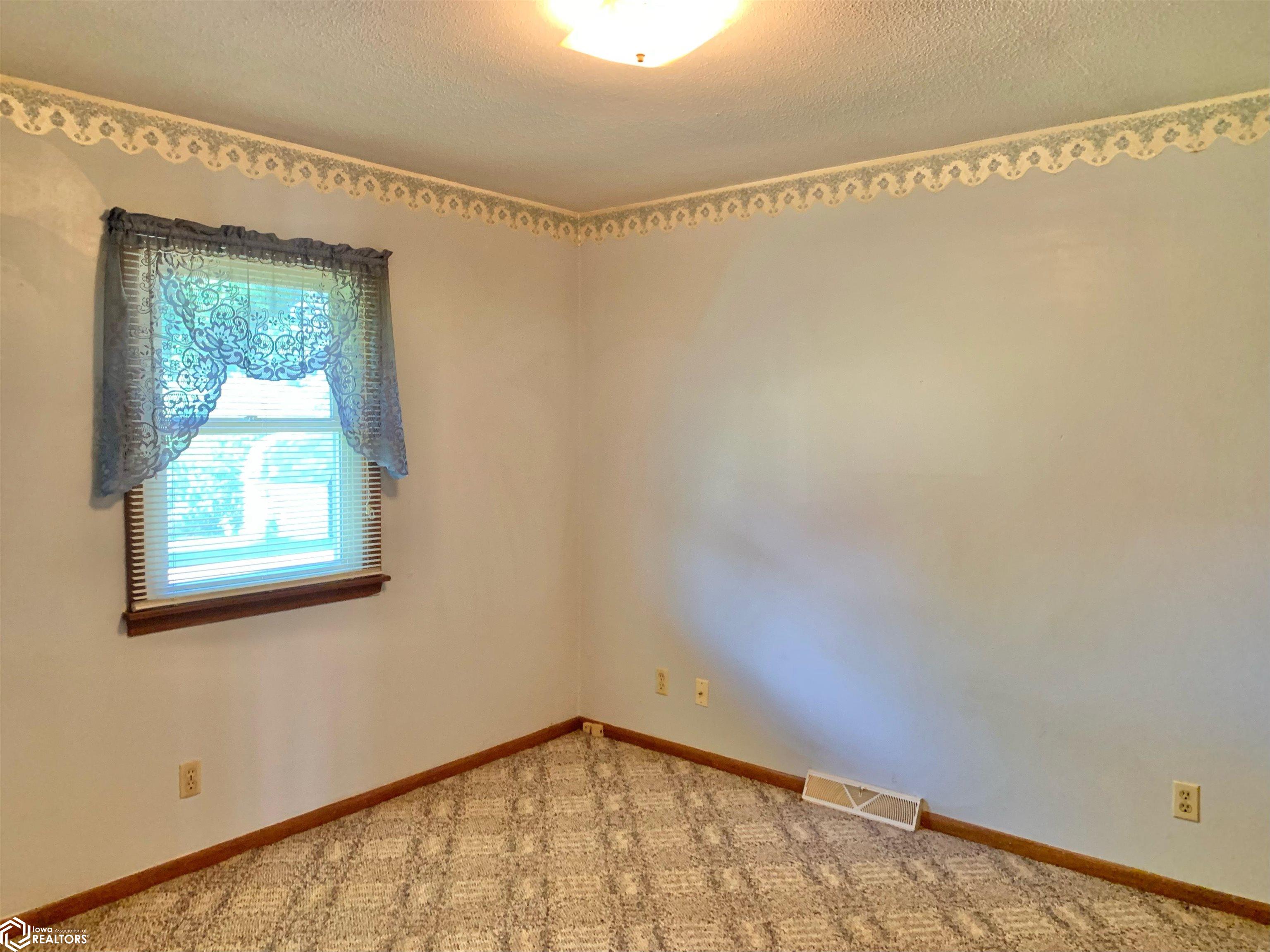 401 Rushview Drive, Jefferson, Iowa image 19