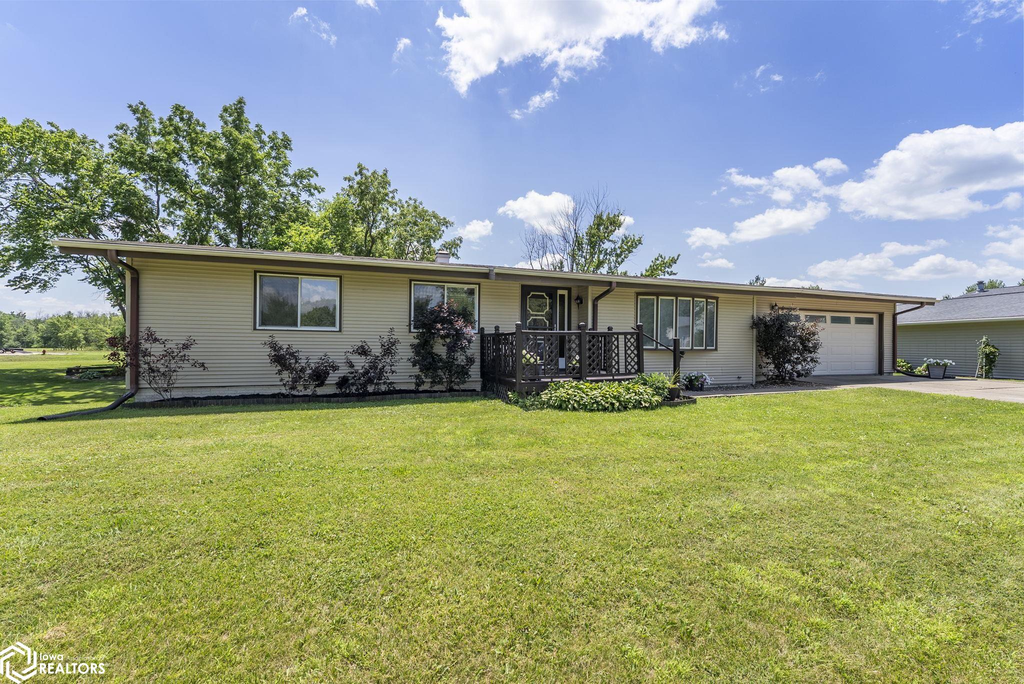 127 Orchard Lane, Columbus Junction, Iowa image 2
