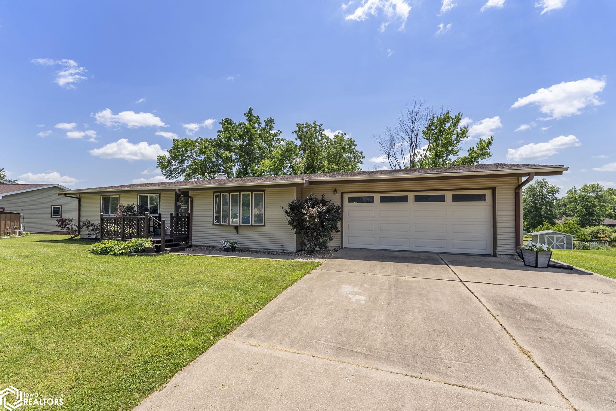 127 Orchard Lane, Columbus Junction, Iowa image 3