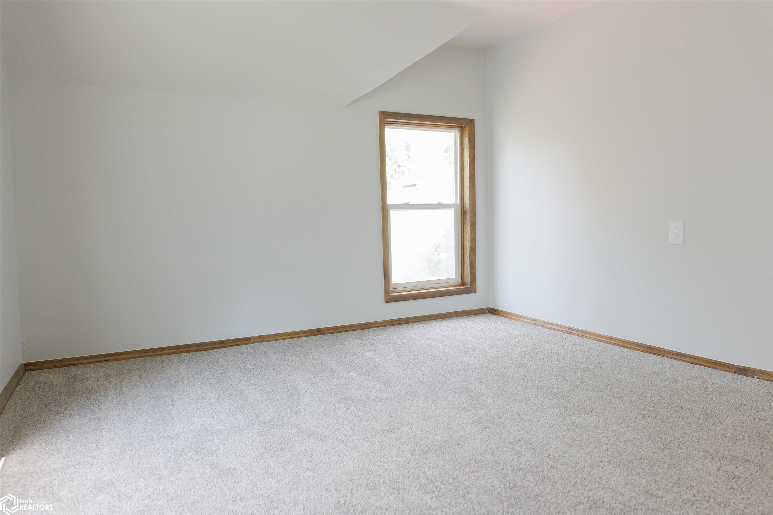 1513 Gnahn Street, Burlington, Iowa image 25