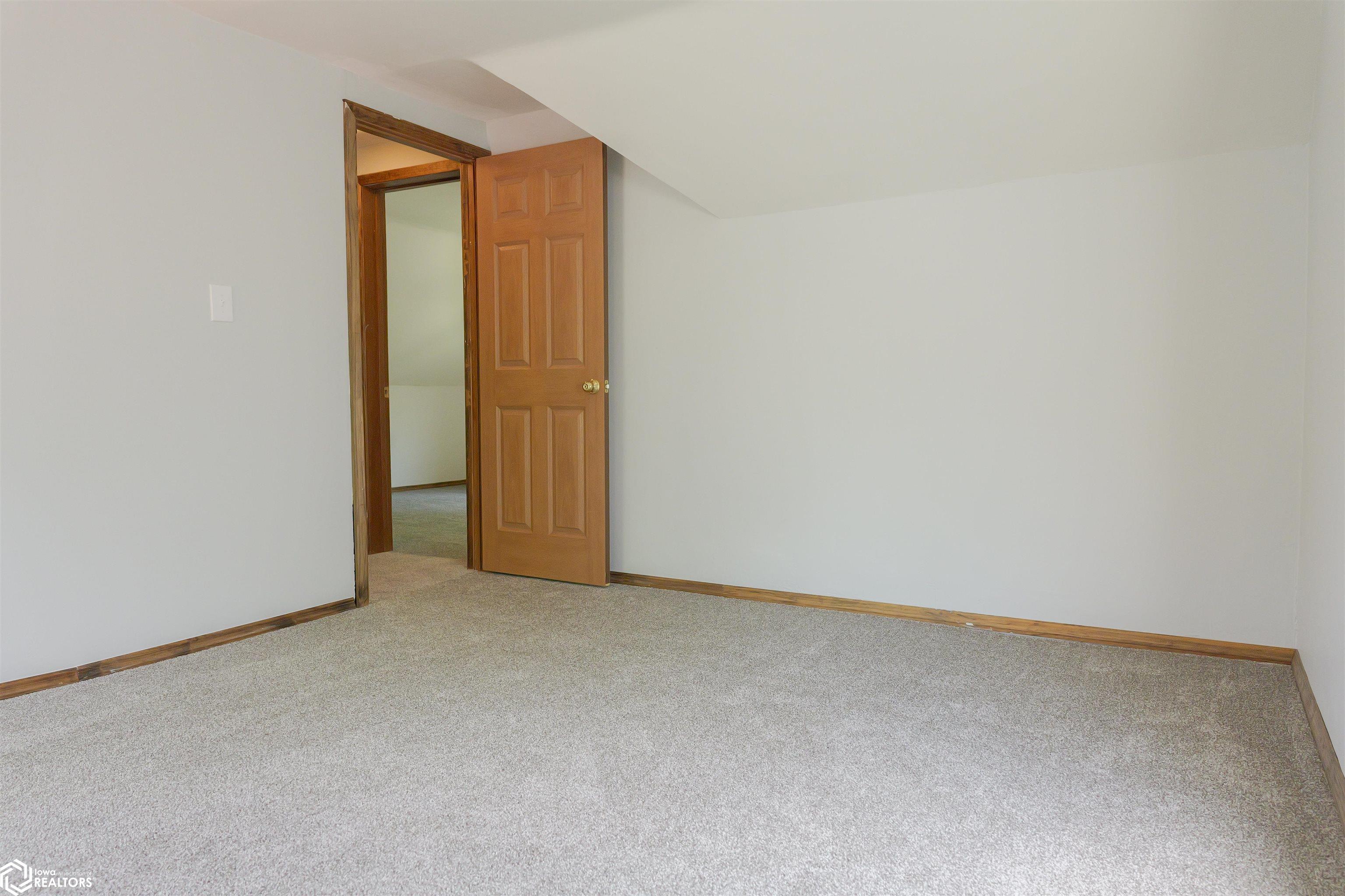 1513 Gnahn Street, Burlington, Iowa image 26