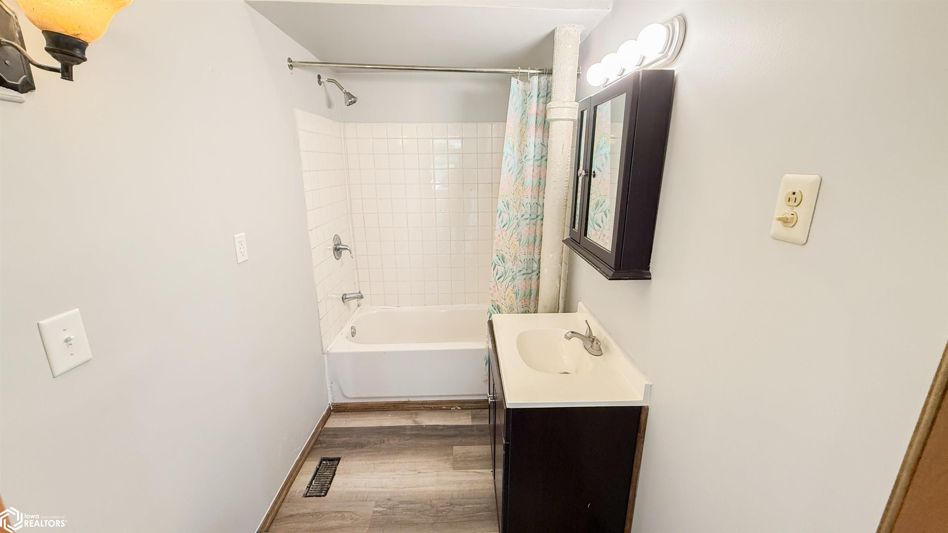 1513 Gnahn Street, Burlington, Iowa image 30