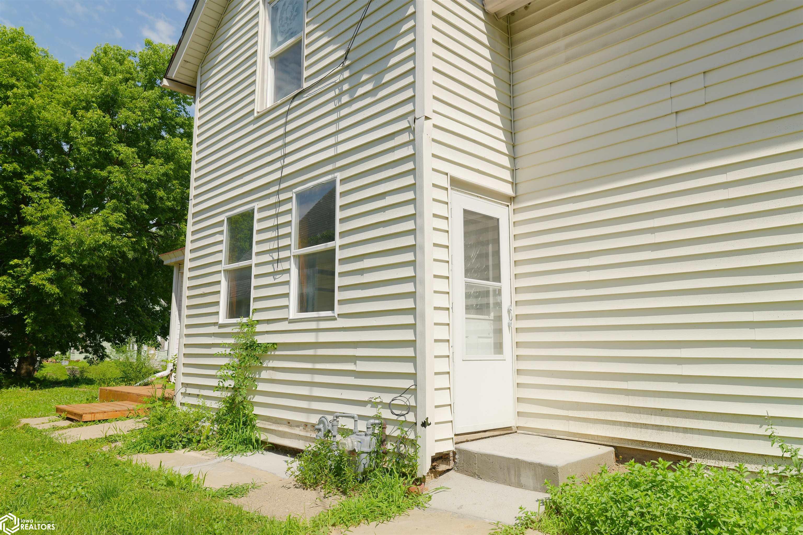 1513 Gnahn Street, Burlington, Iowa image 4