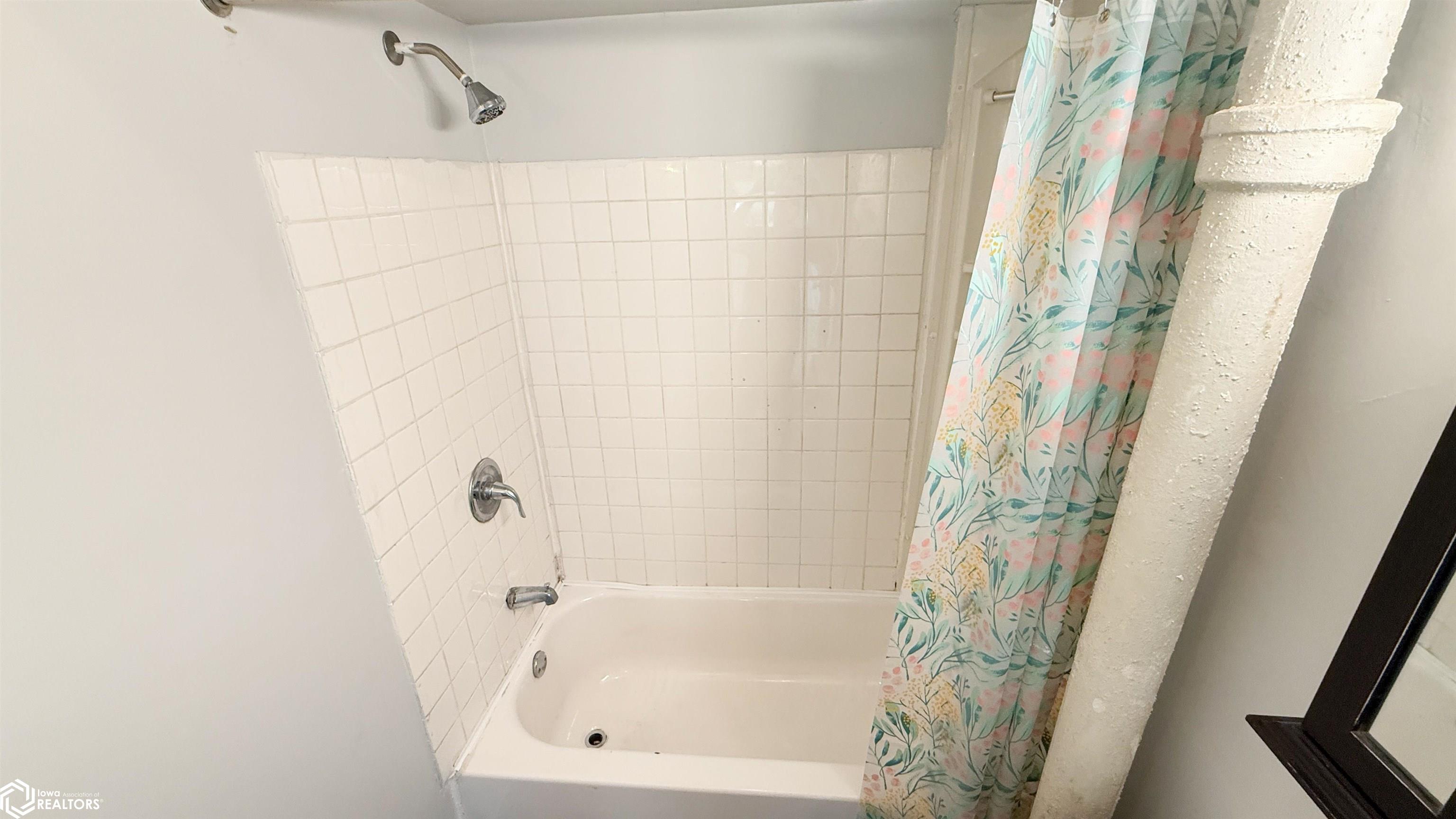 1513 Gnahn Street, Burlington, Iowa image 32