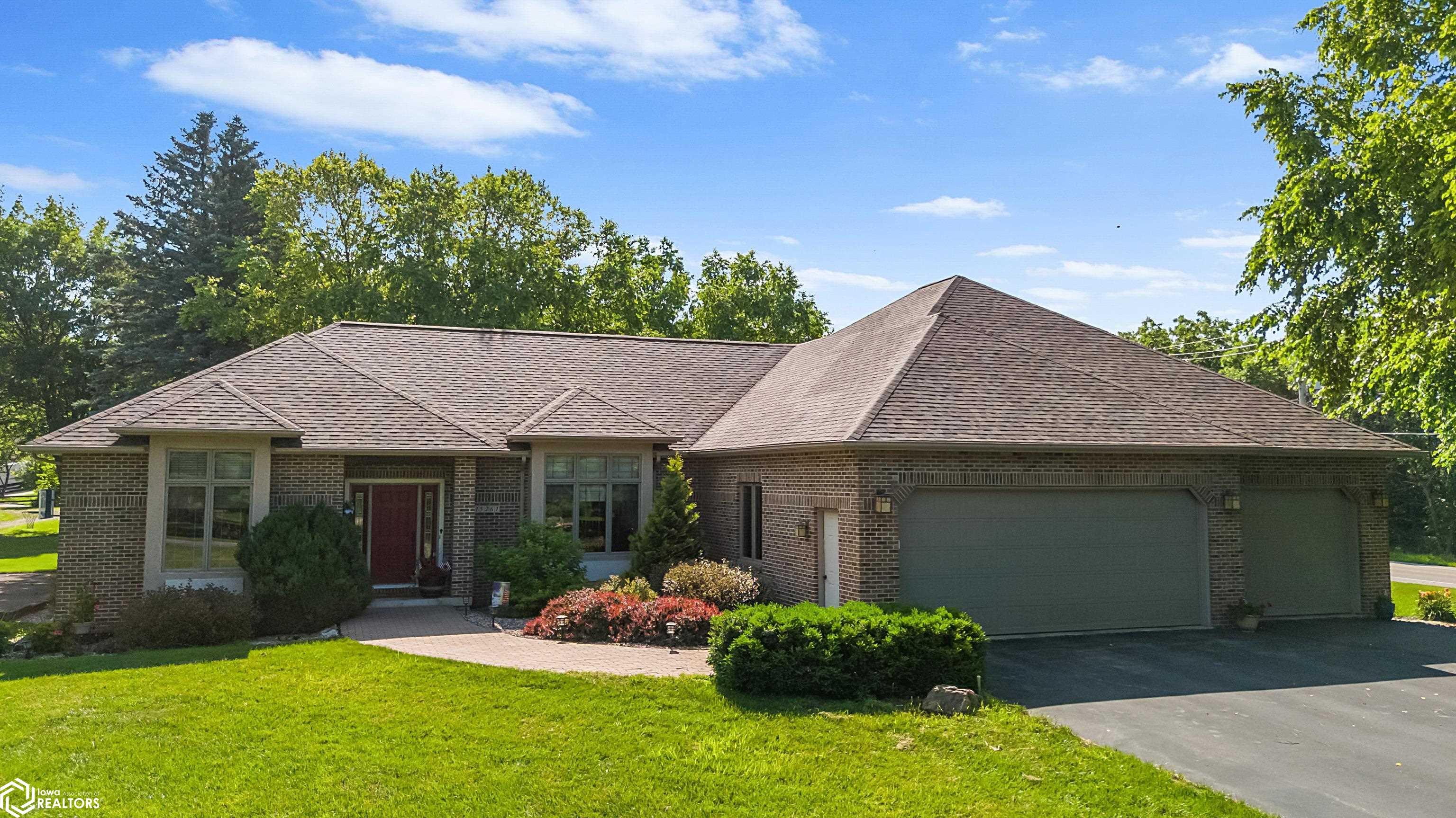 15261 Dodge Ave, Clear Lake, Iowa image 1
