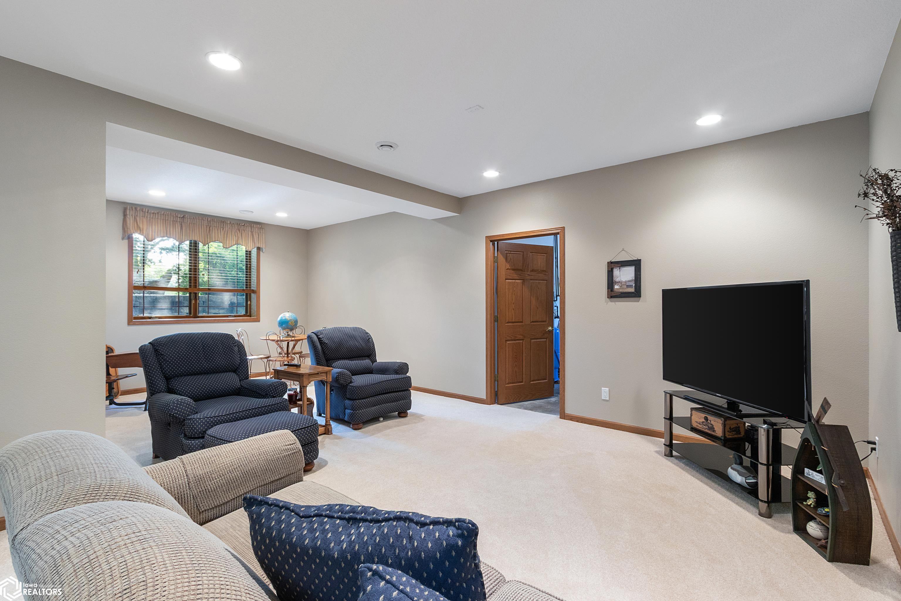 15261 Dodge Ave, Clear Lake, Iowa image 27