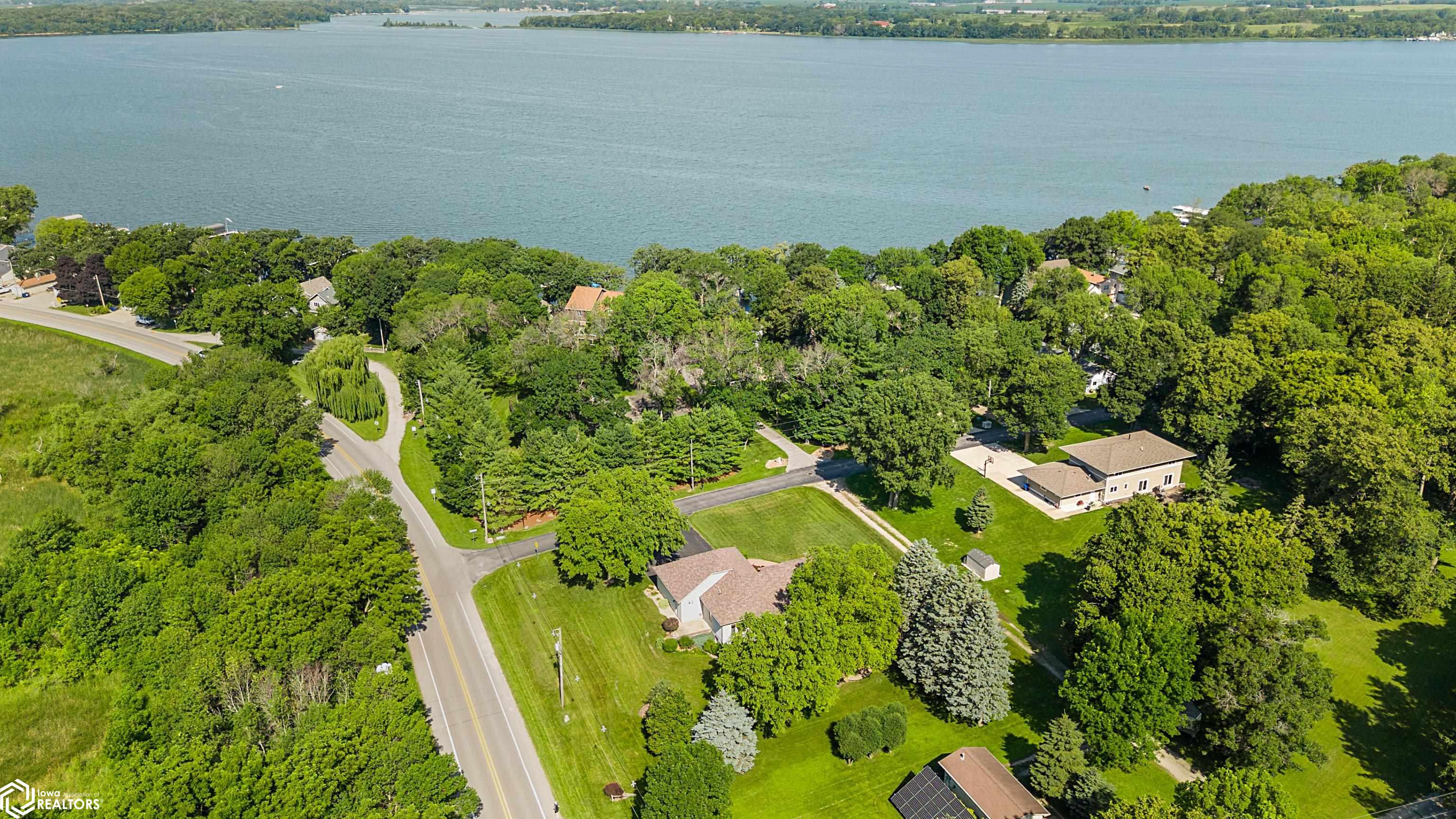 15261 Dodge Ave, Clear Lake, Iowa image 5