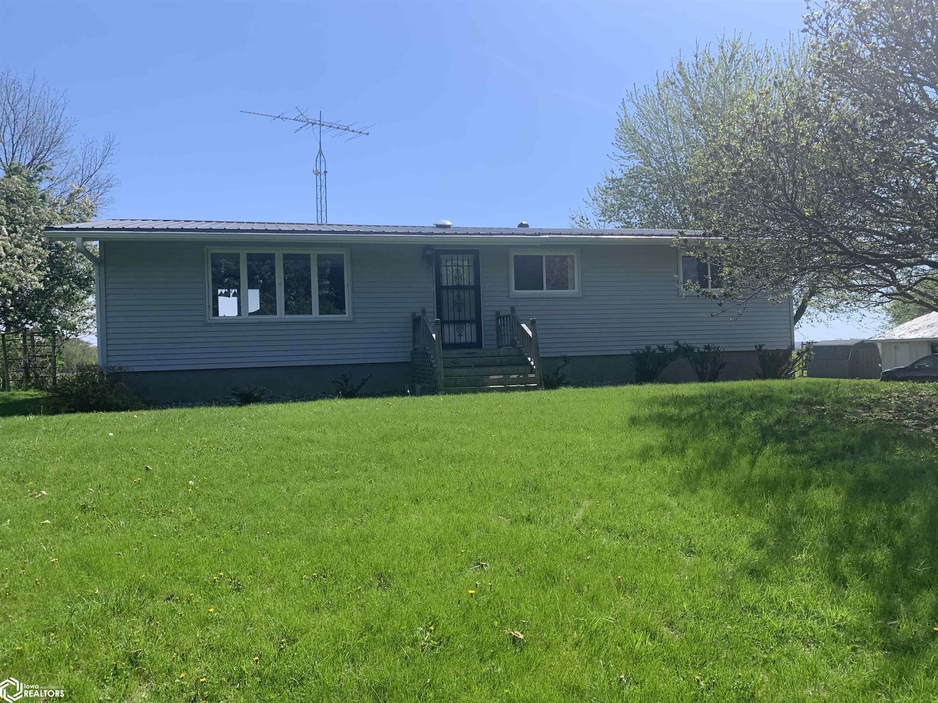 2143 Meekers Landing Road, Oakville, Iowa image 1
