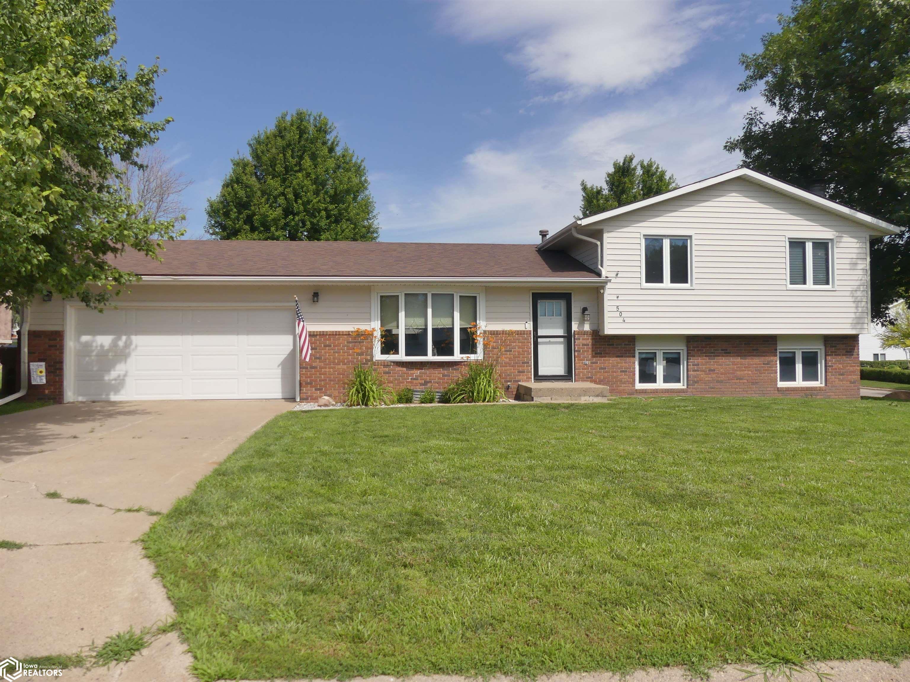 504 Southdale Drive, Carroll, Iowa image 2