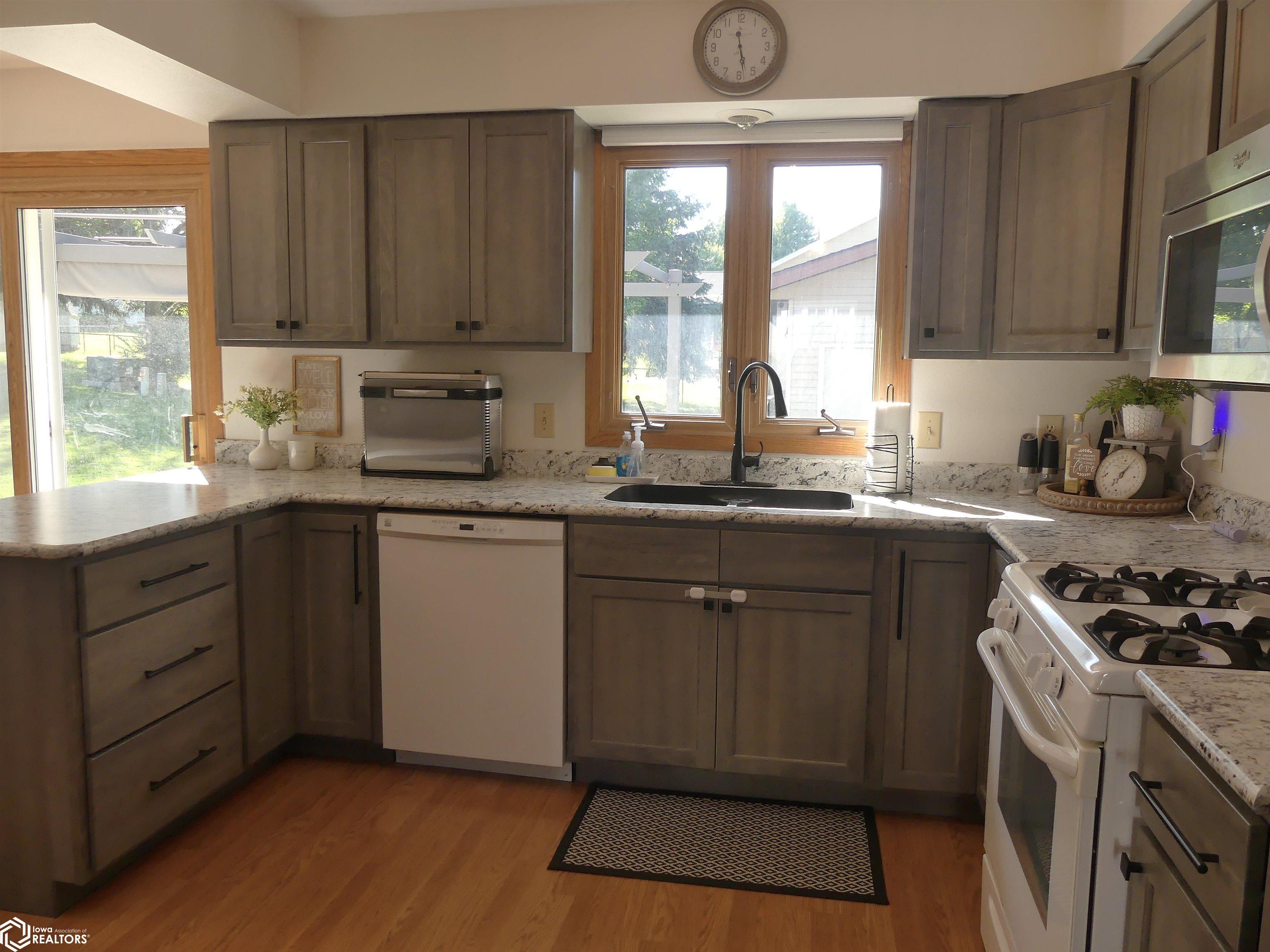 504 Southdale Drive, Carroll, Iowa image 11